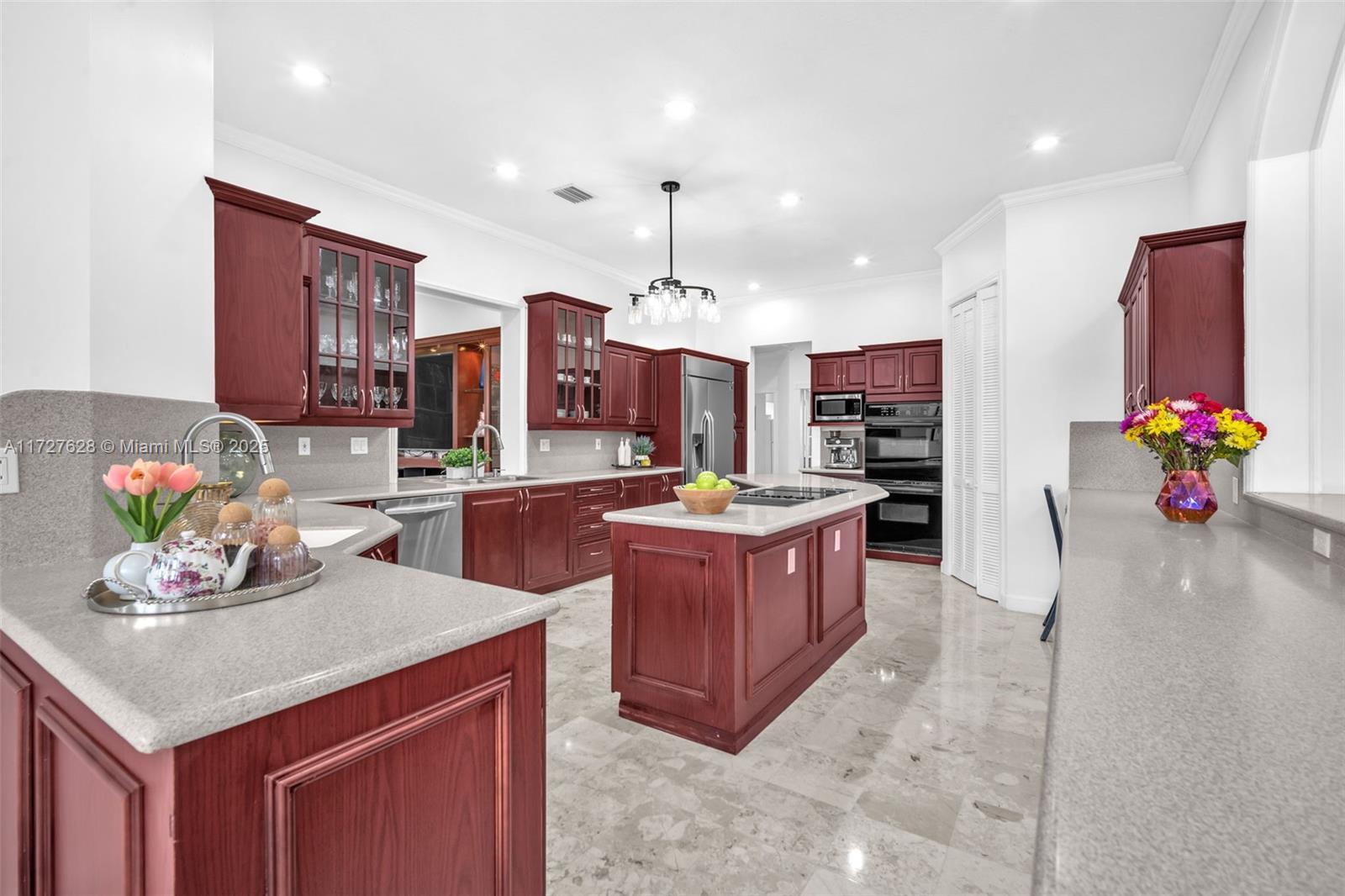 WINDMILL LAKE ESTATES - Residential