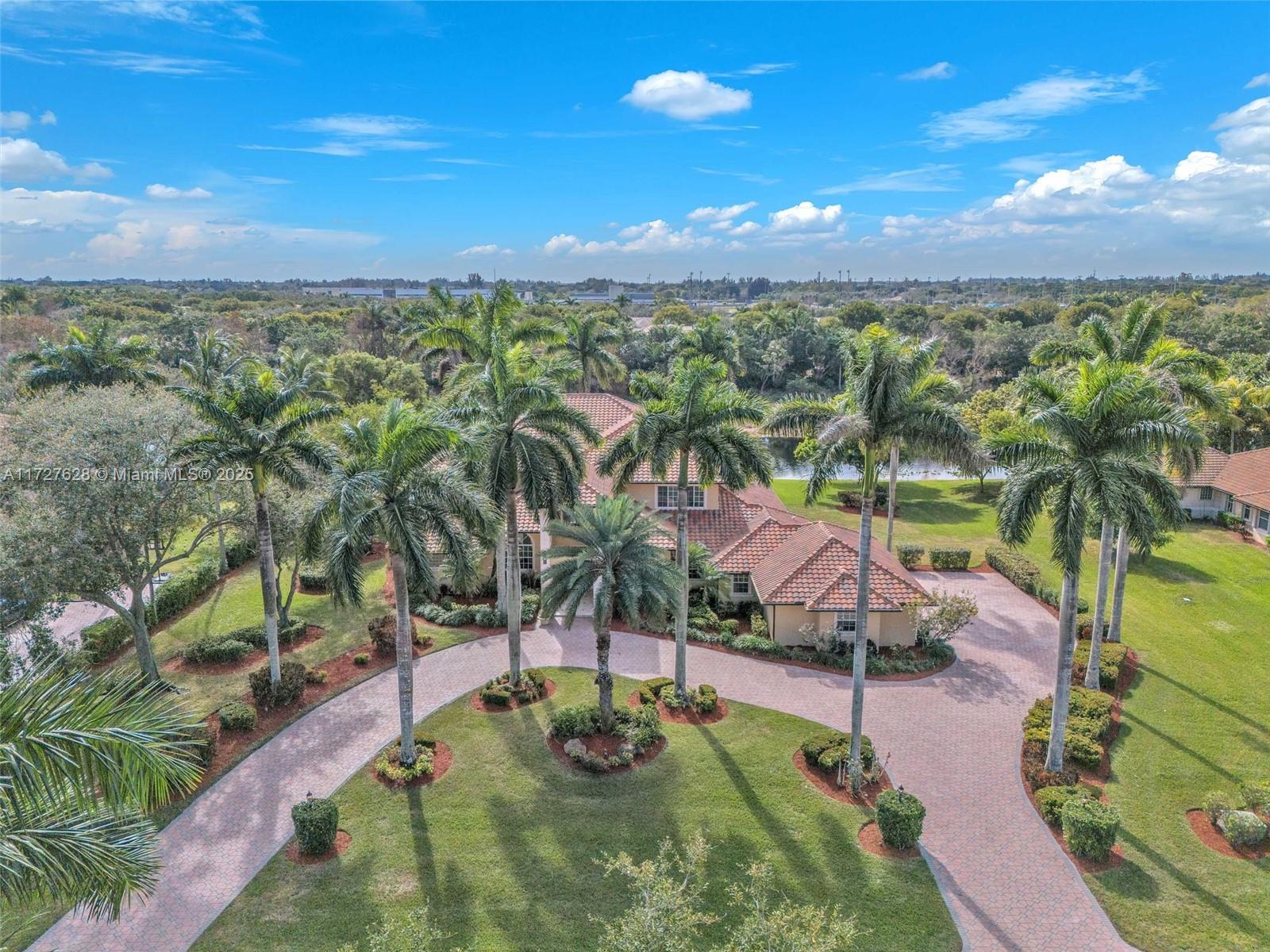 WINDMILL LAKE ESTATES - Residential