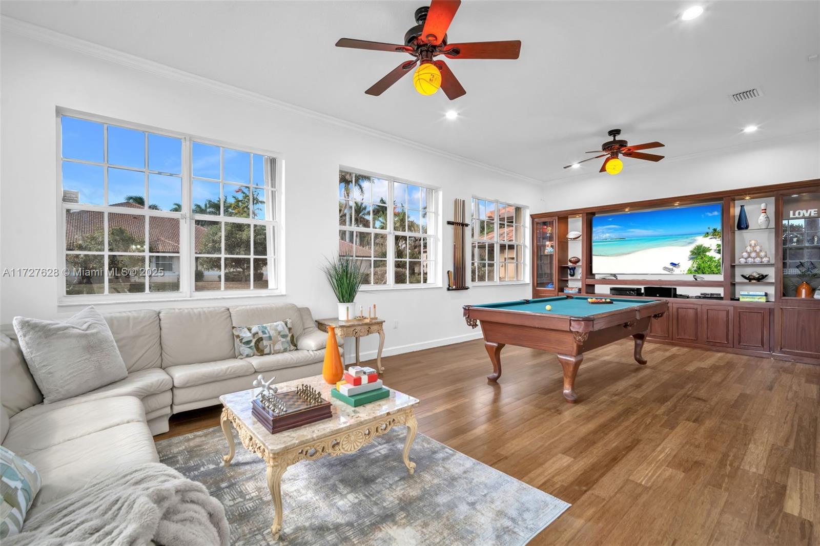 WINDMILL LAKE ESTATES - Residential