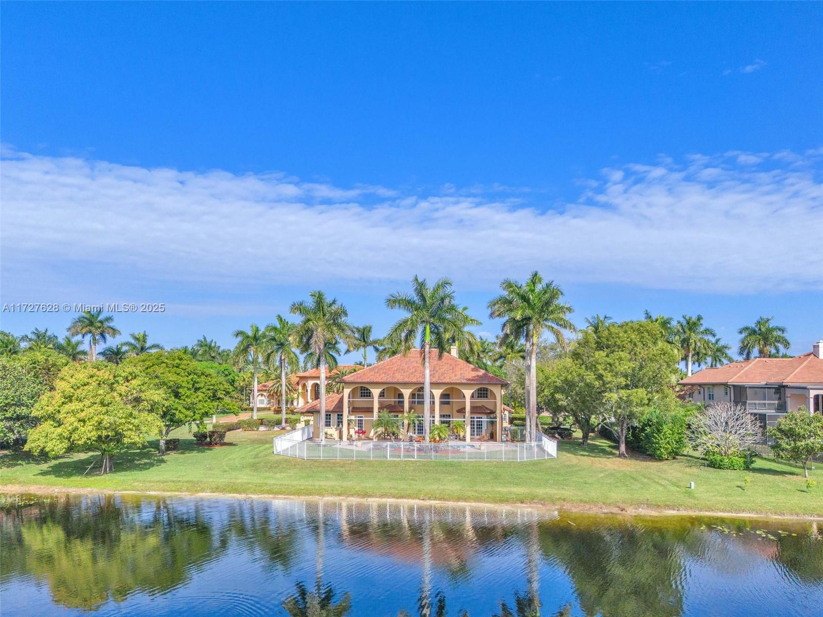 WINDMILL LAKE ESTATES - Residential