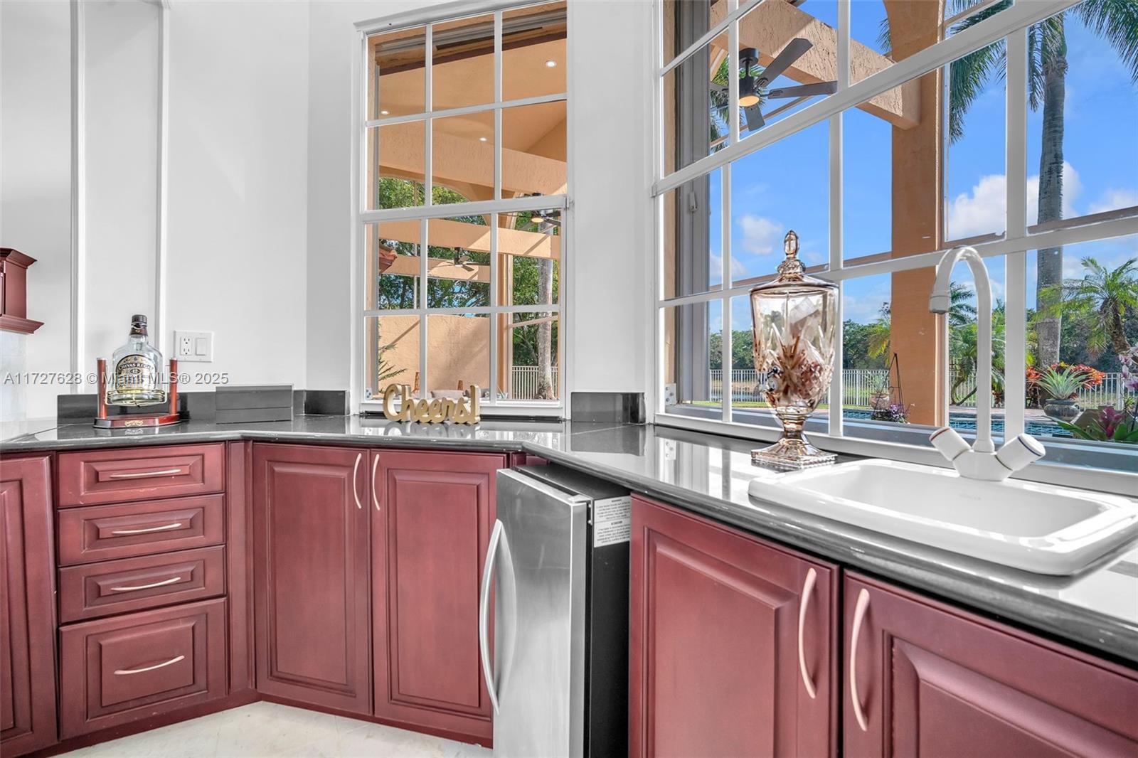 WINDMILL LAKE ESTATES - Residential