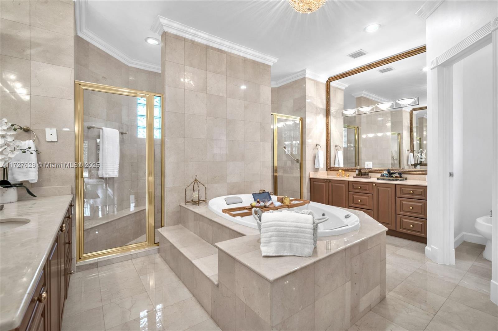 WINDMILL LAKE ESTATES - Residential