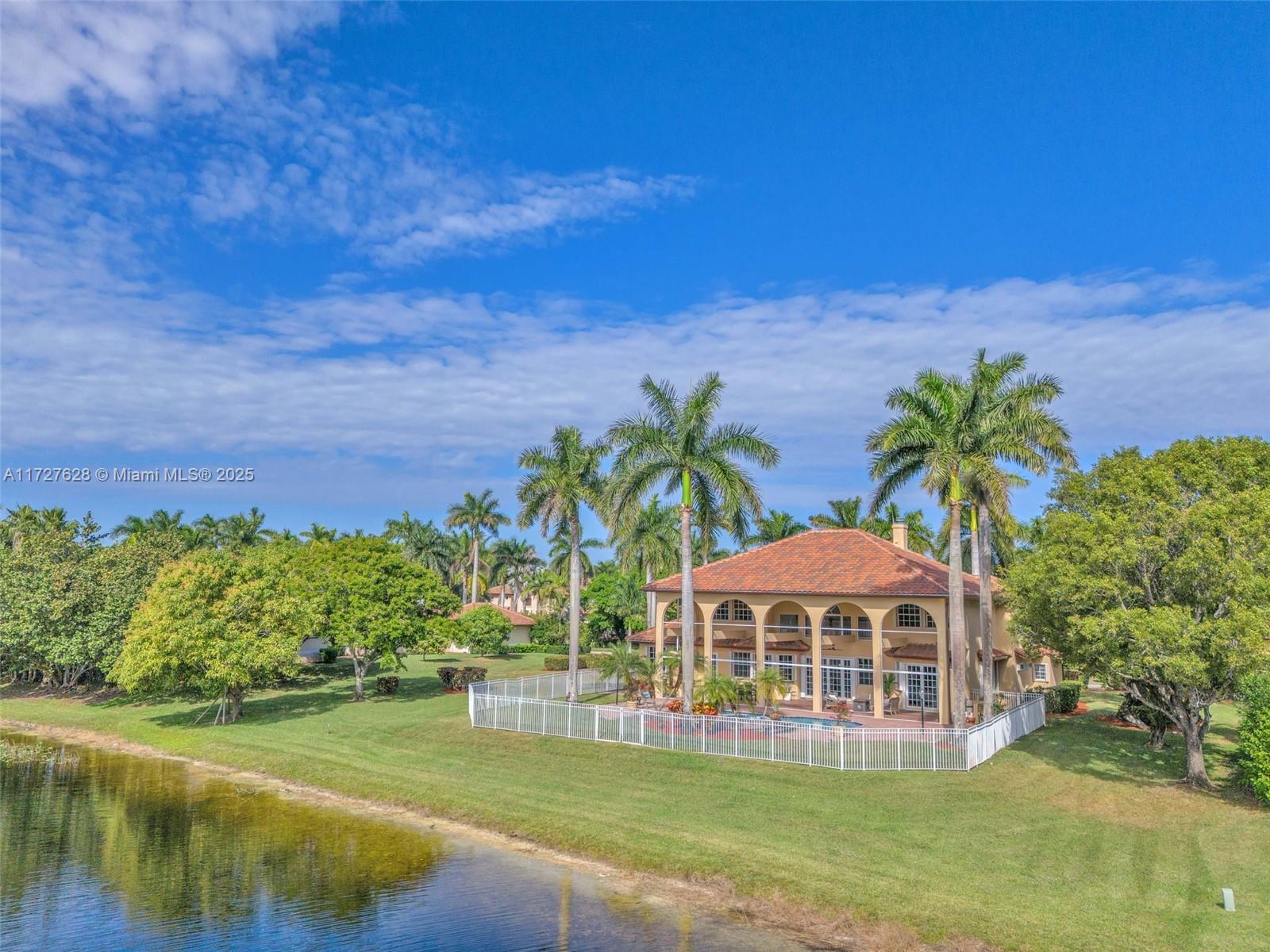 WINDMILL LAKE ESTATES - Residential