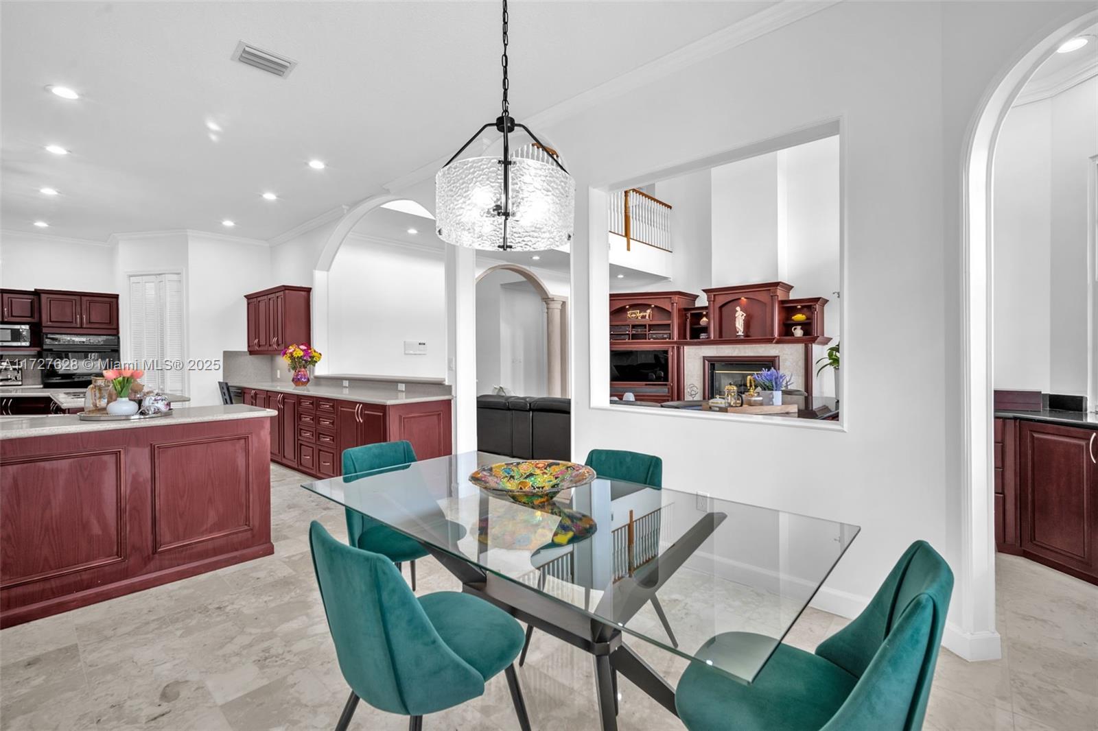 WINDMILL LAKE ESTATES - Residential