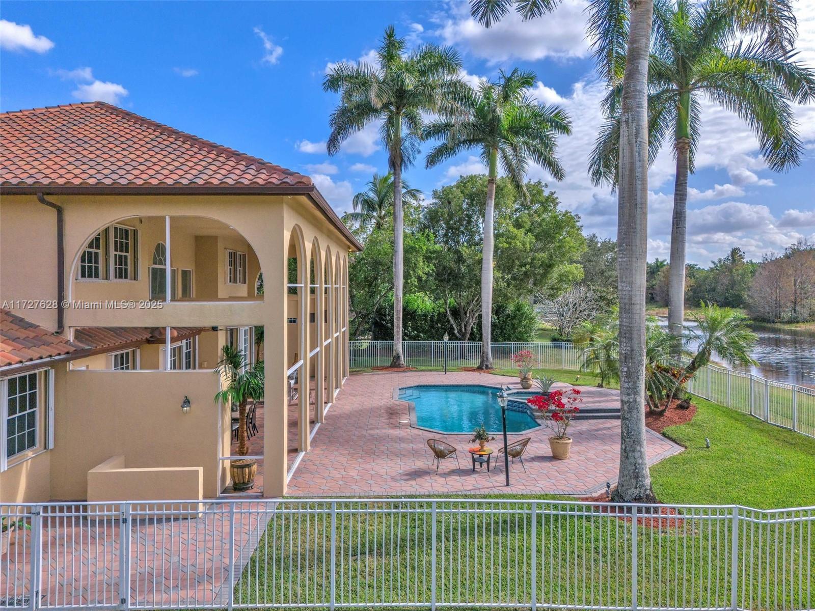 WINDMILL LAKE ESTATES - Residential