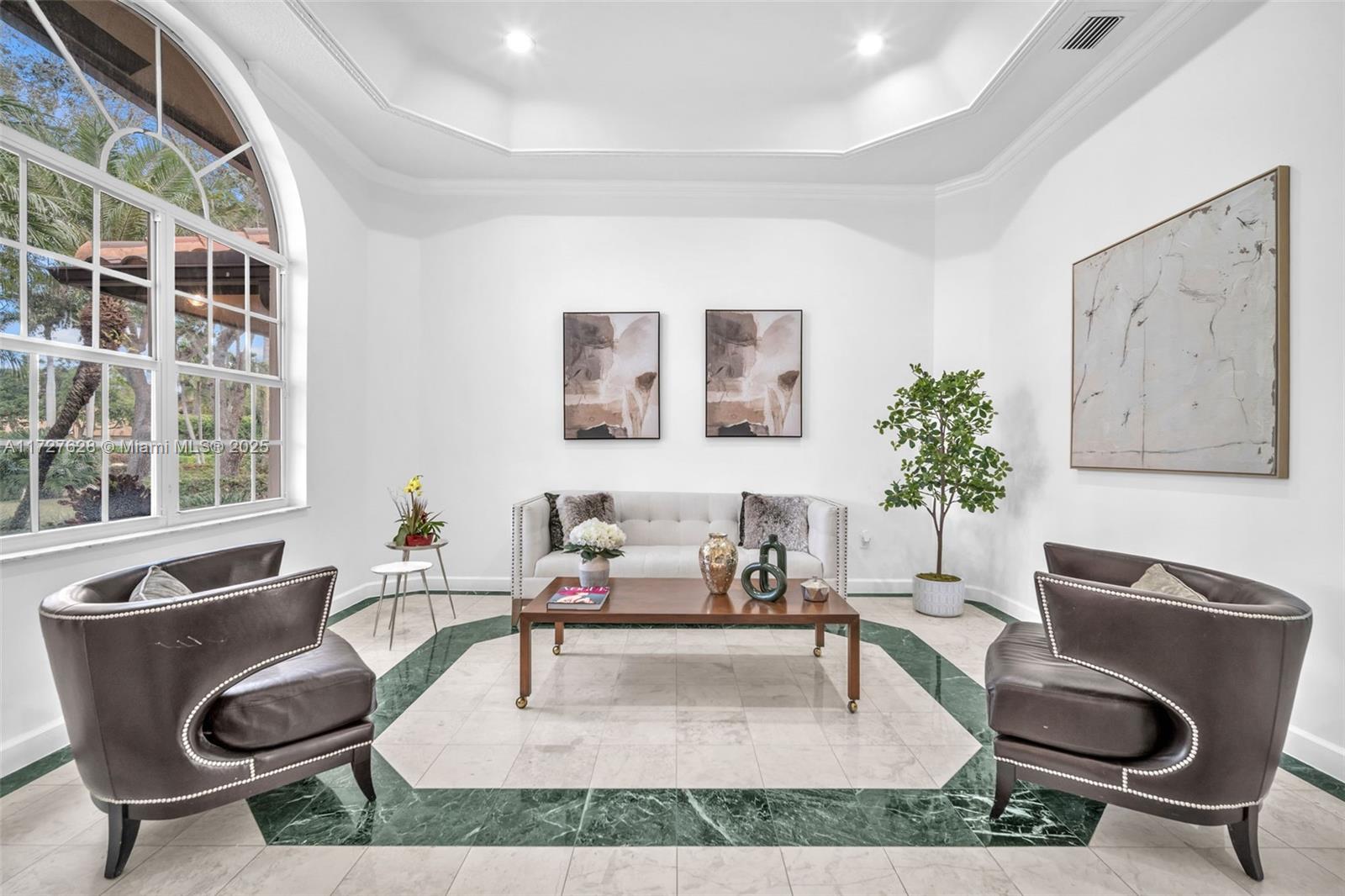 WINDMILL LAKE ESTATES - Residential
