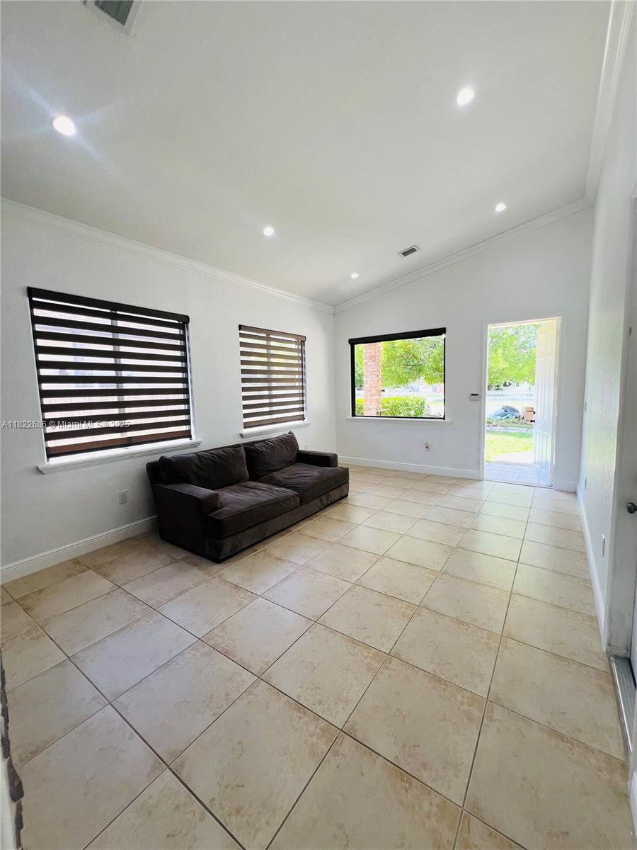 550 NW 20th St NA