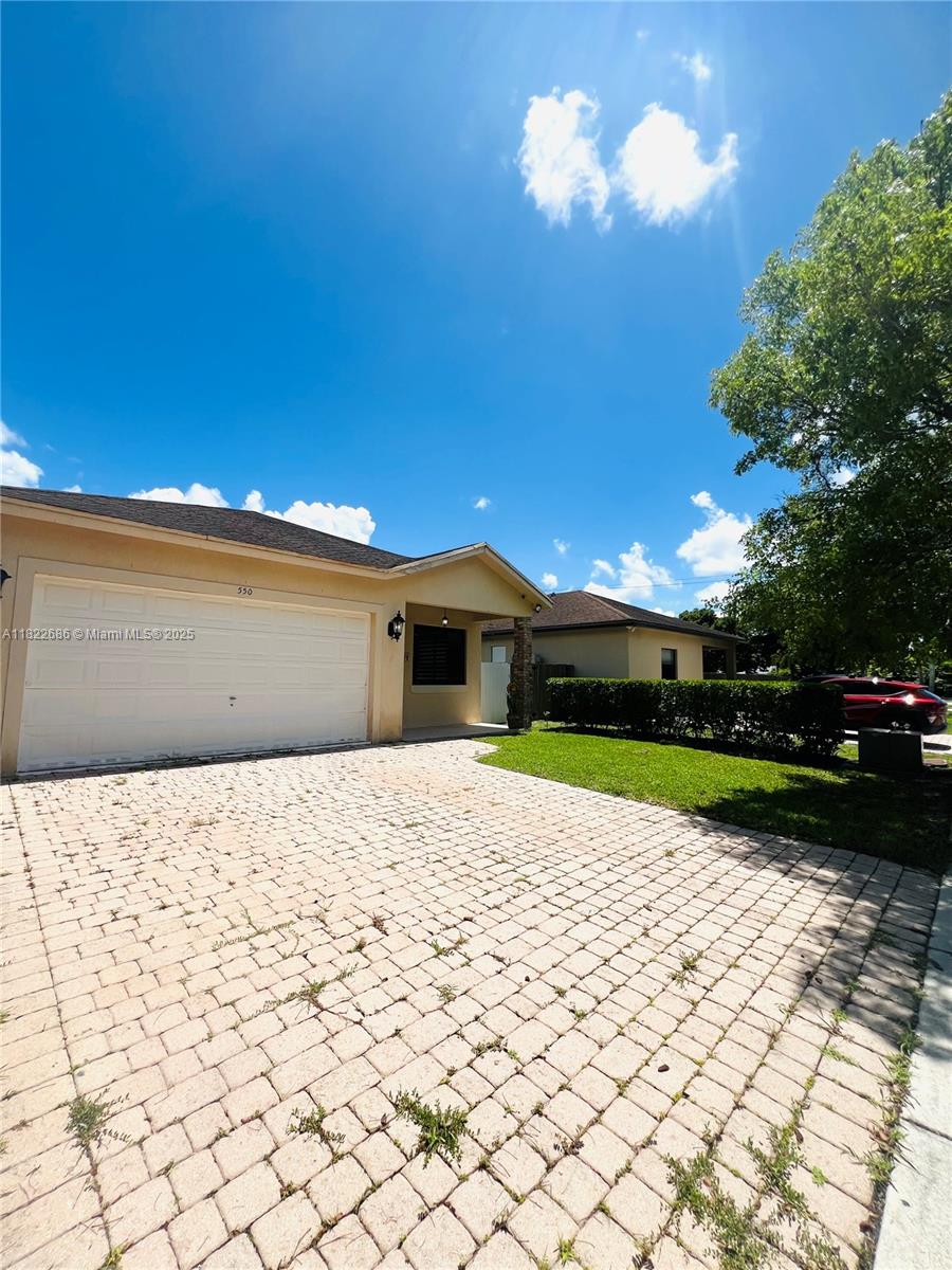 550 NW 20th St NA