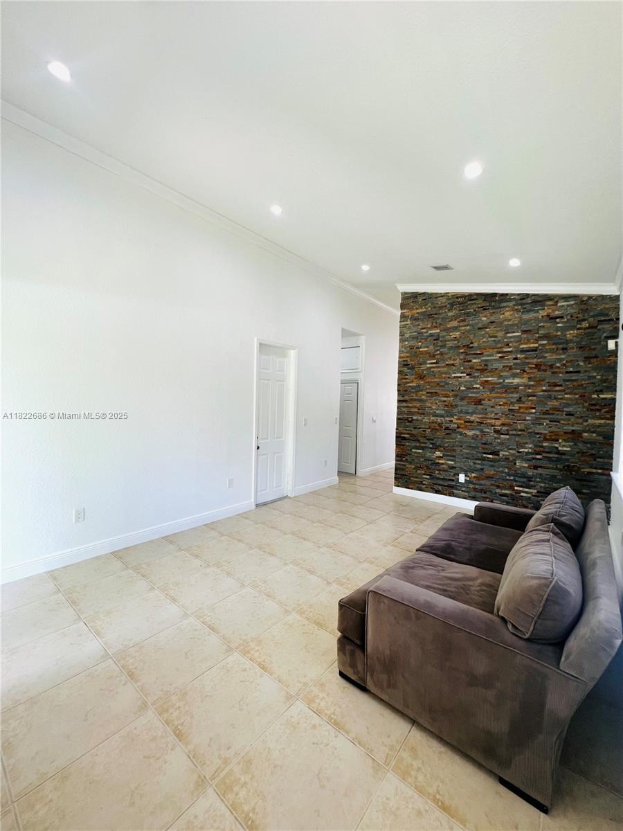 550 NW 20th St NA