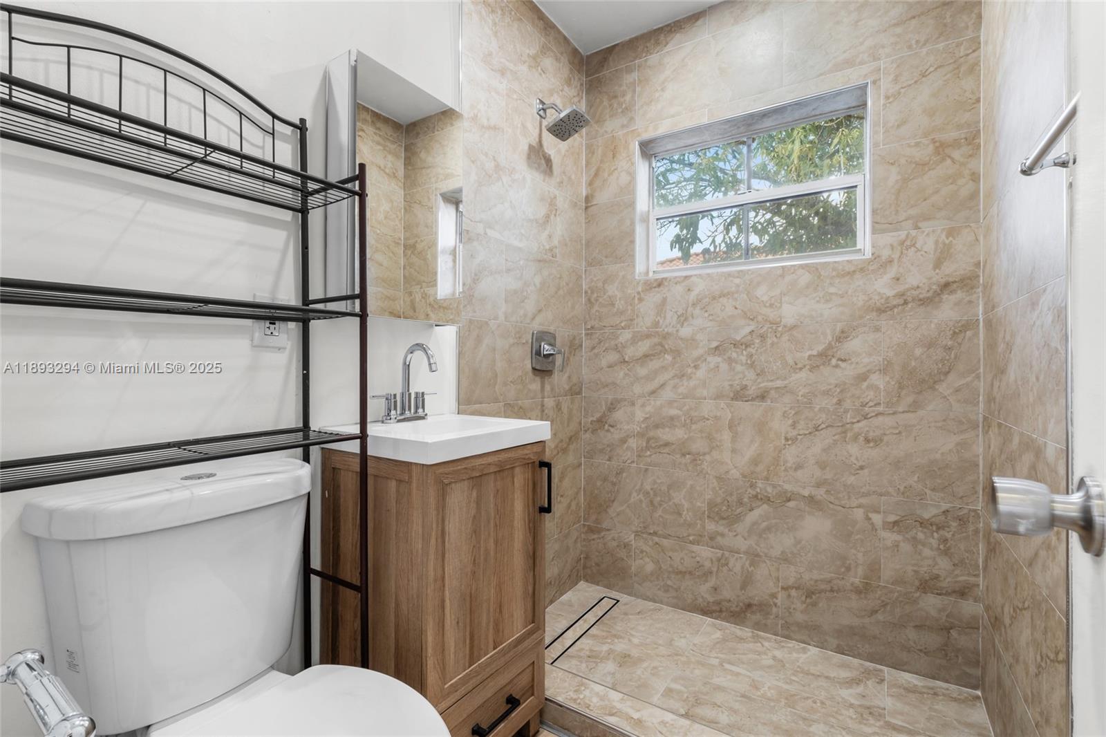 NO MIAMI EST SEC 3 - Residential Lease