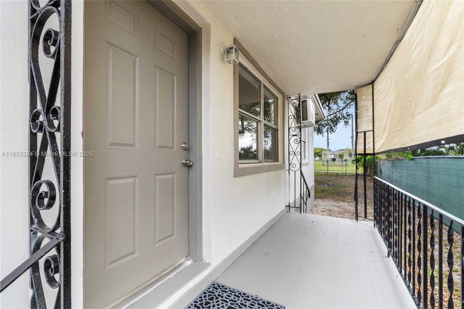 NO MIAMI EST SEC 3 - Residential Lease