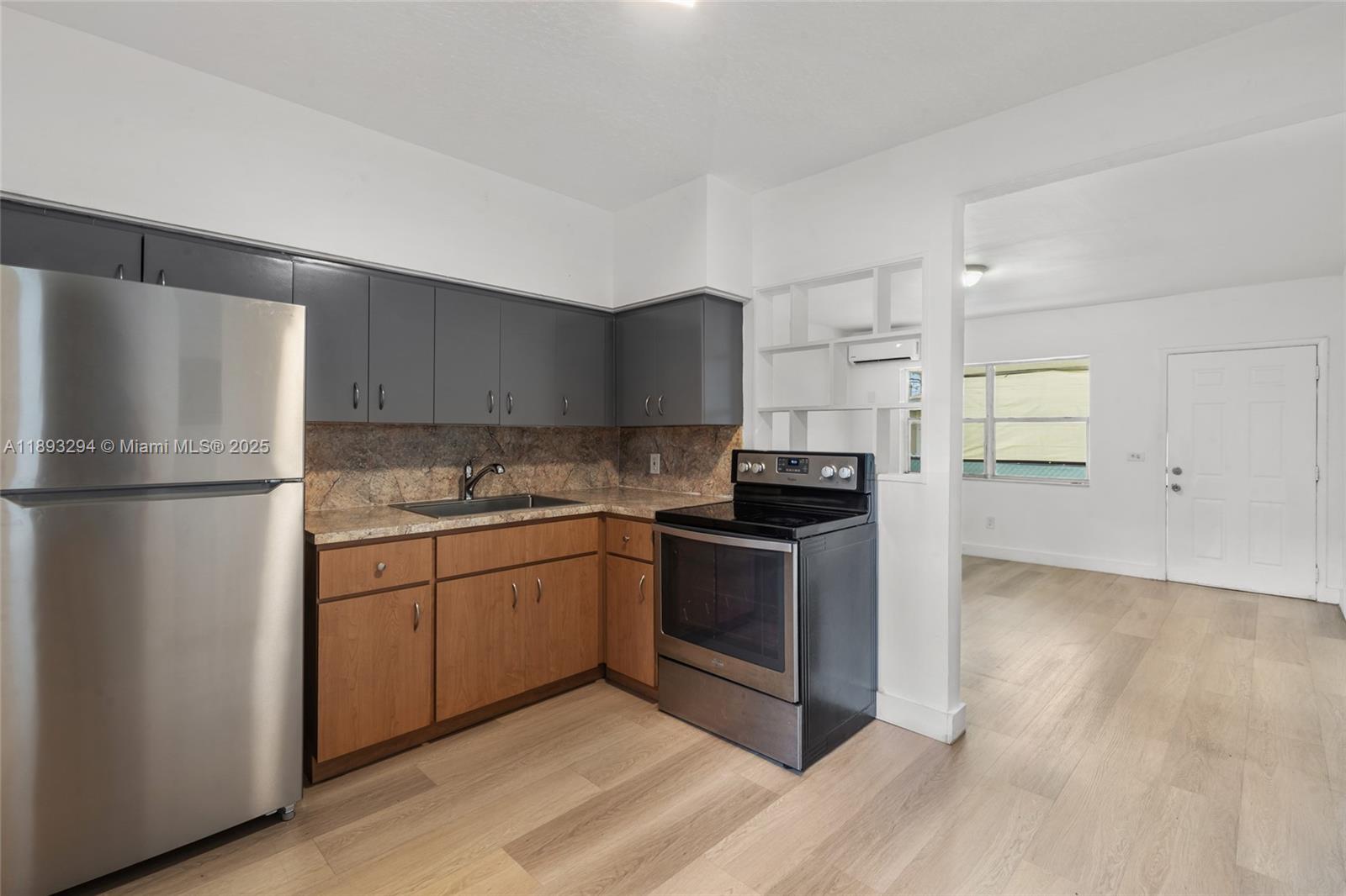 NO MIAMI EST SEC 3 - Residential Lease