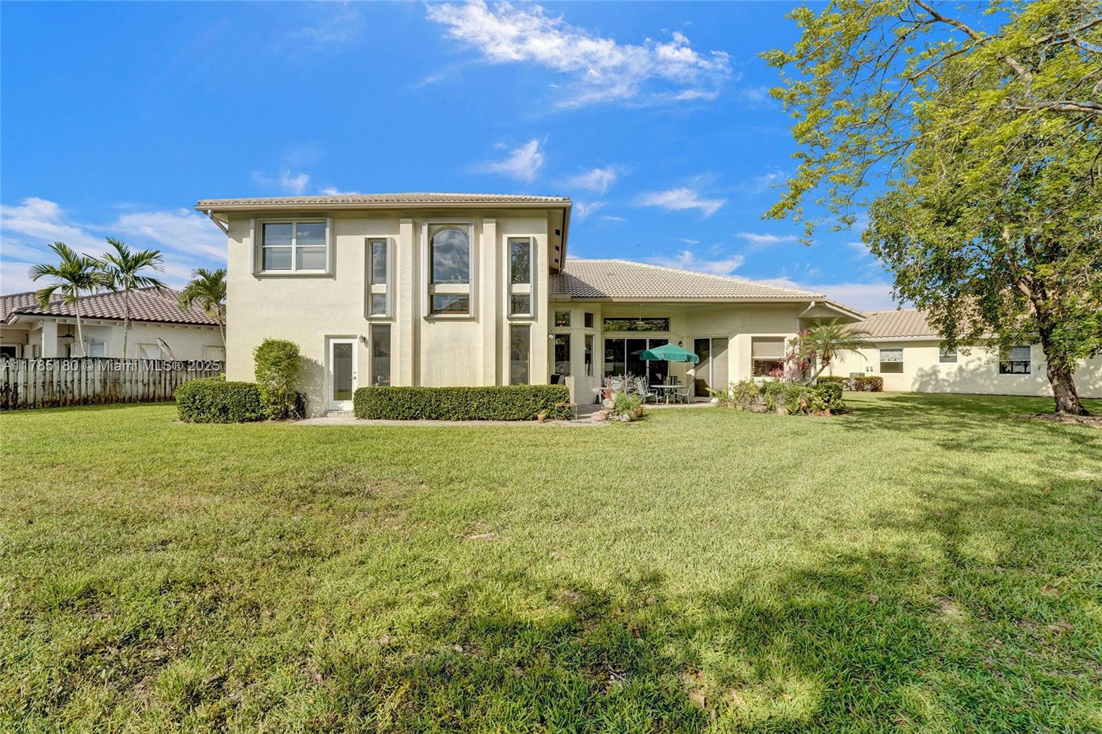 PEMBROKE ISLES III - Residential