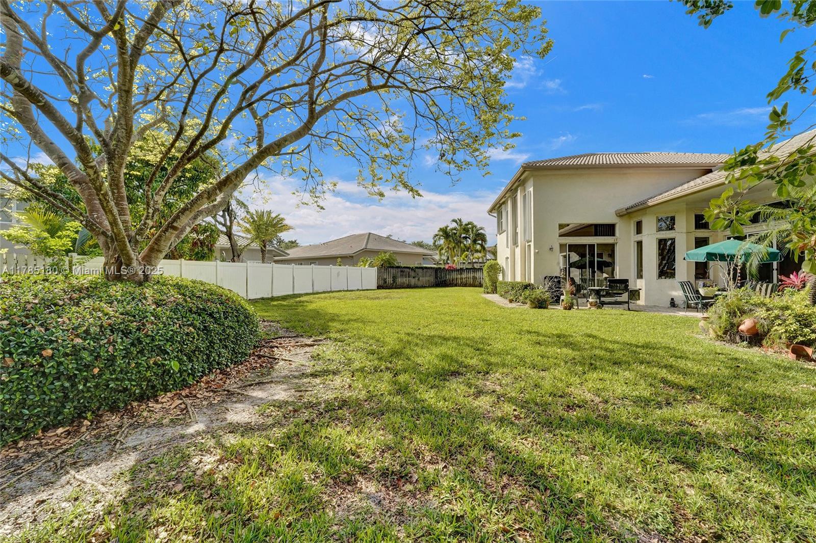 PEMBROKE ISLES III - Residential