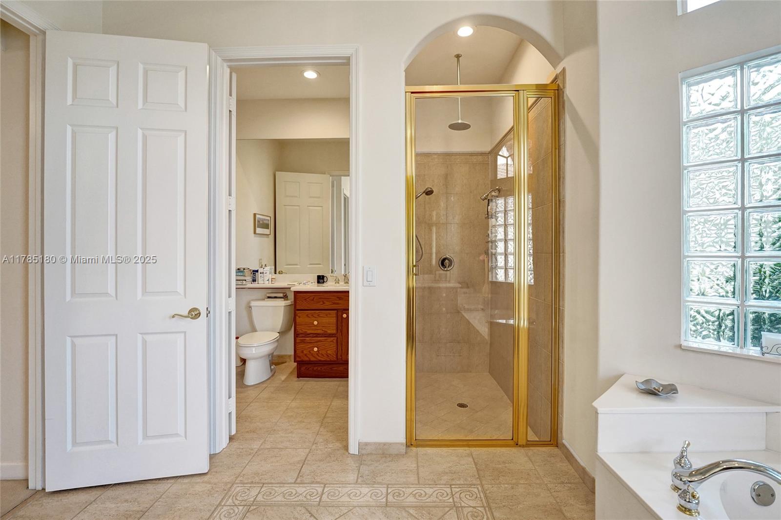 PEMBROKE ISLES III - Residential