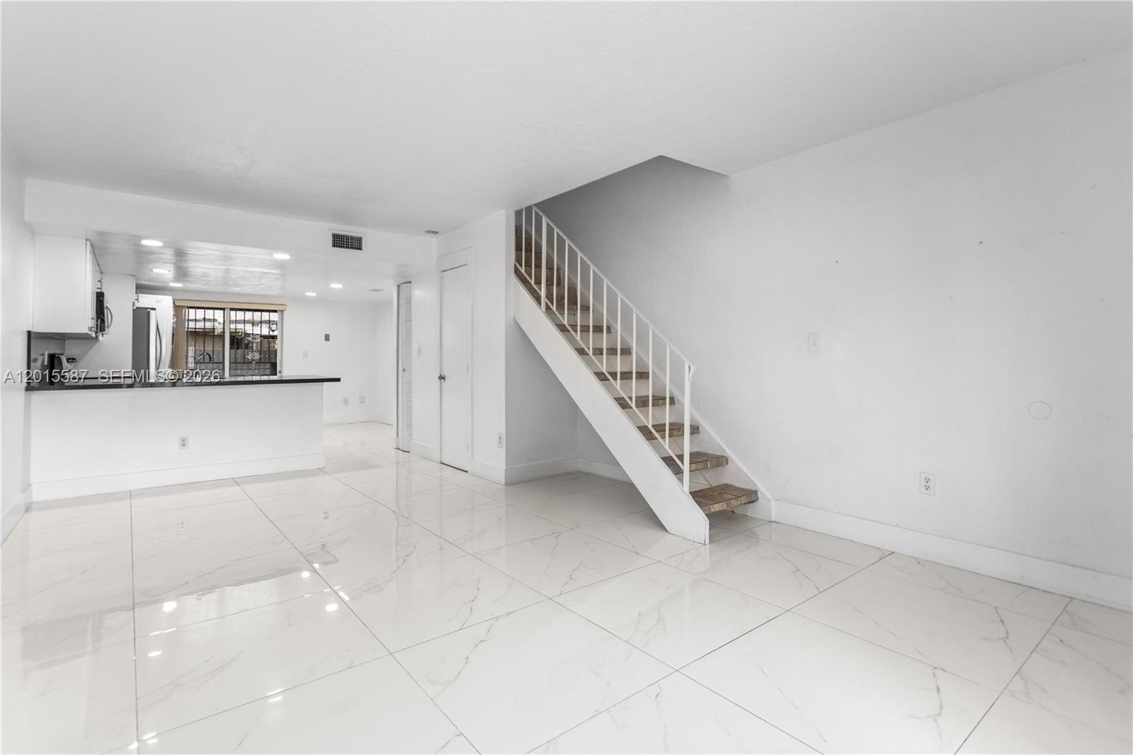 OASIS EN MANGO HILL CONDO - Residential