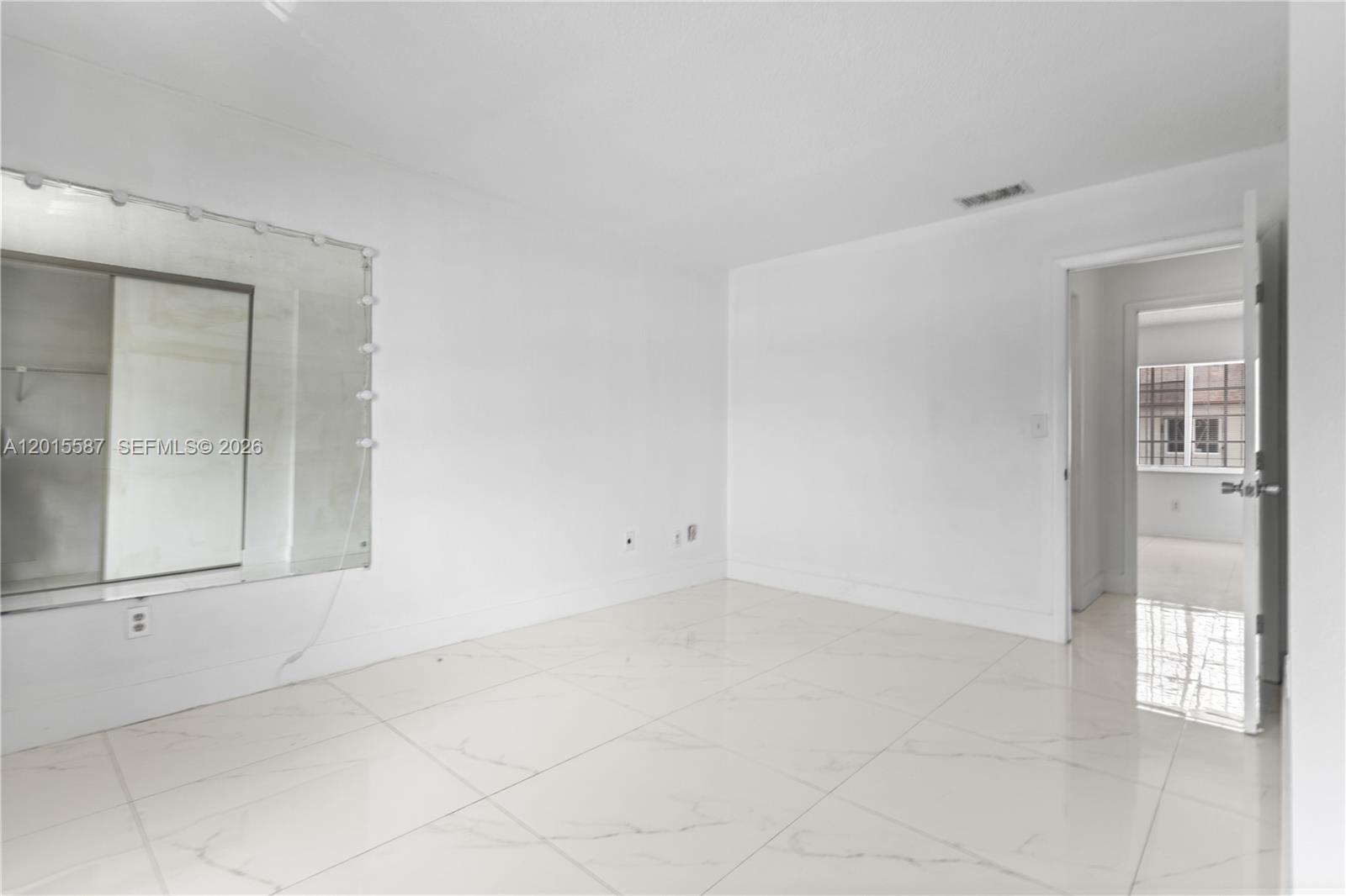 OASIS EN MANGO HILL CONDO - Residential