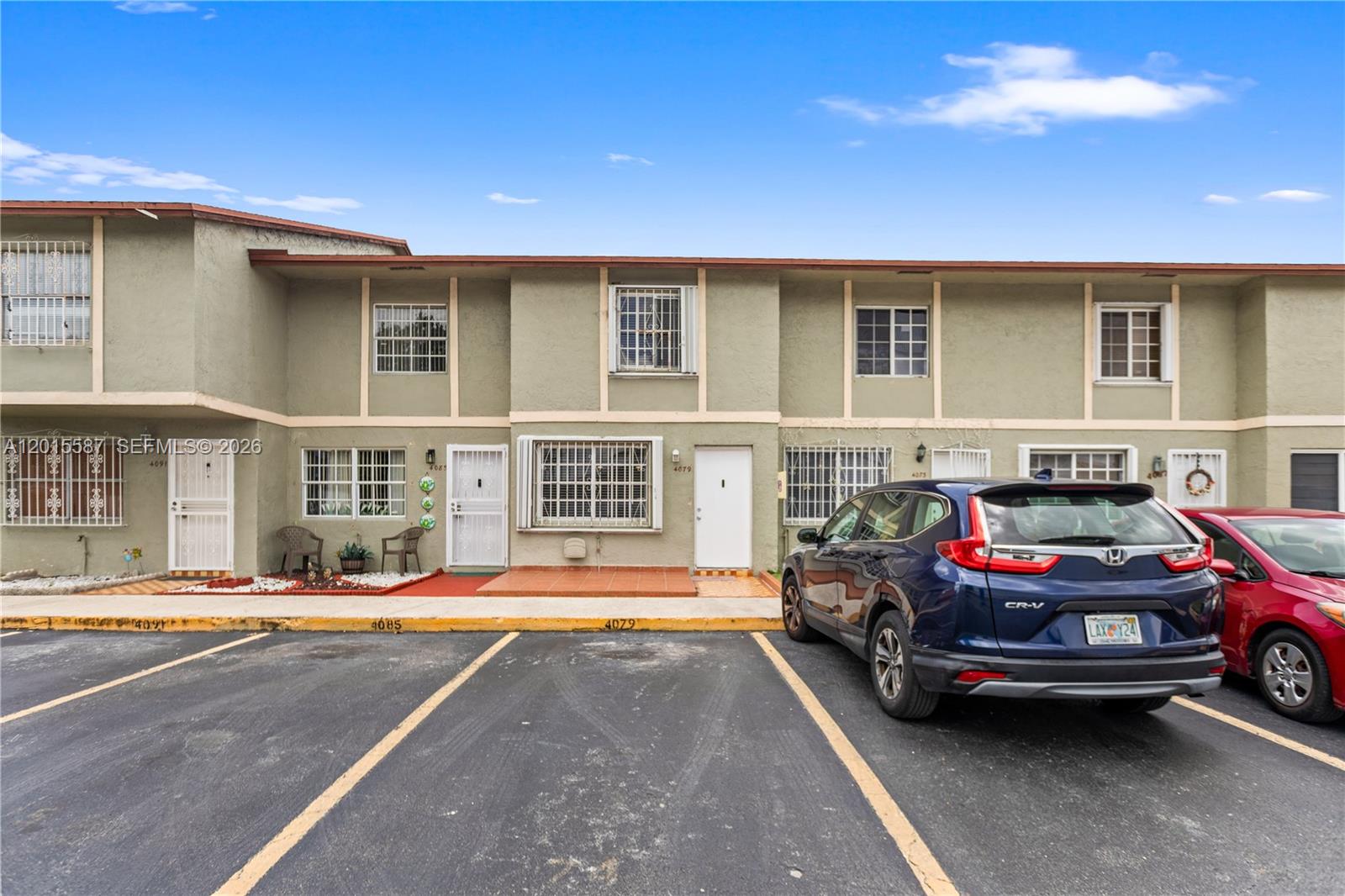 OASIS EN MANGO HILL CONDO - Residential