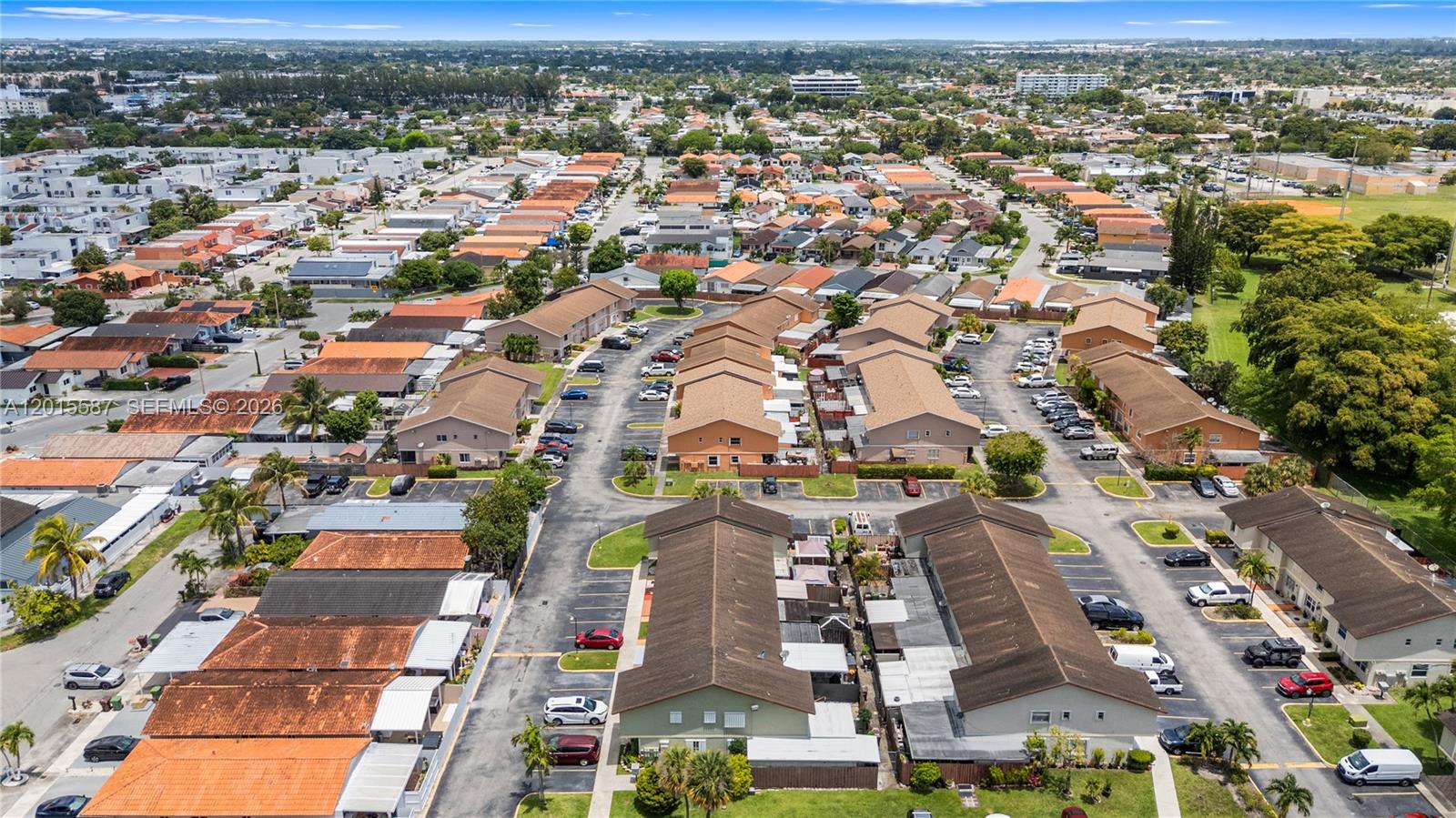 OASIS EN MANGO HILL CONDO - Residential