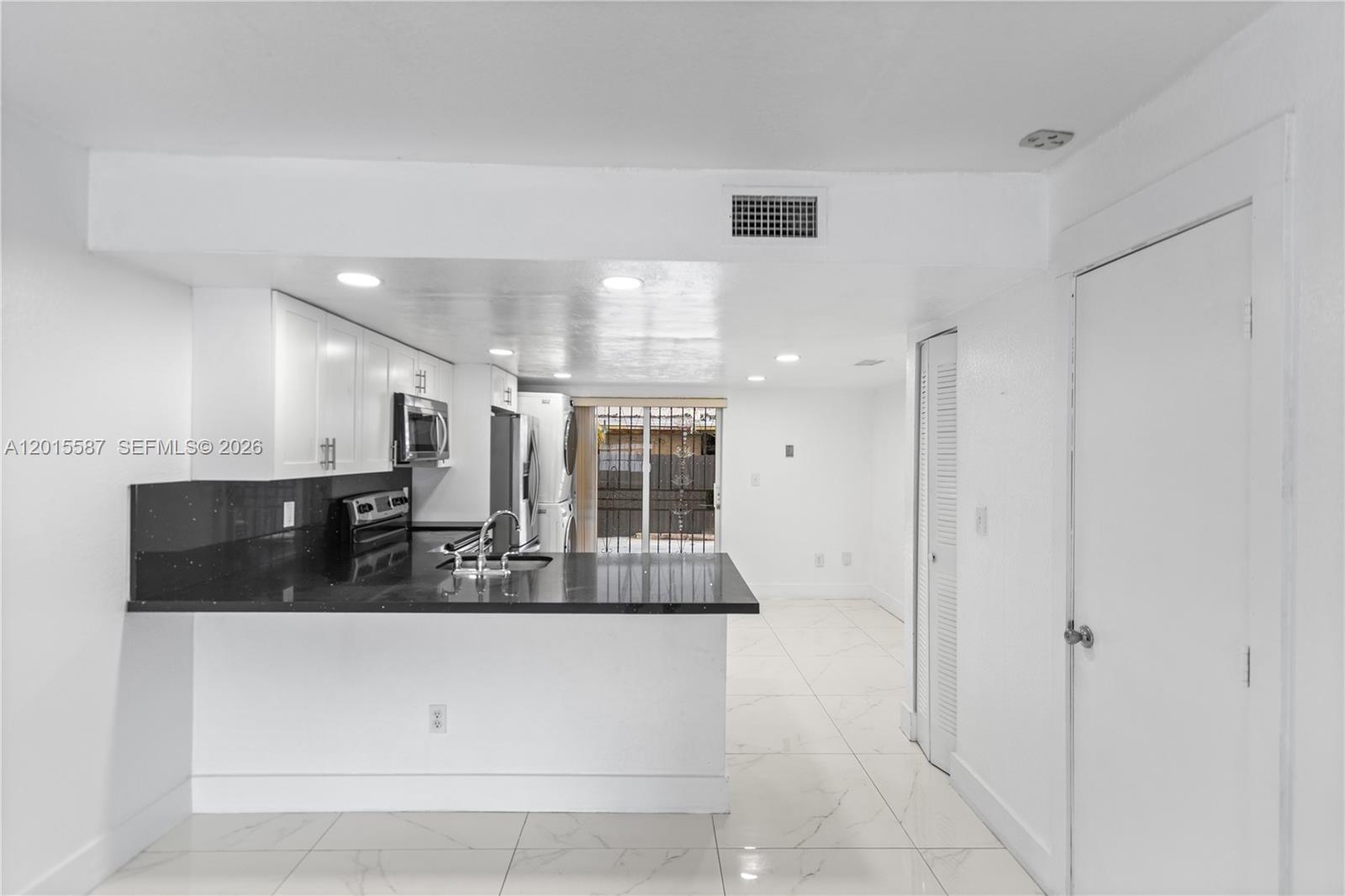 OASIS EN MANGO HILL CONDO - Residential