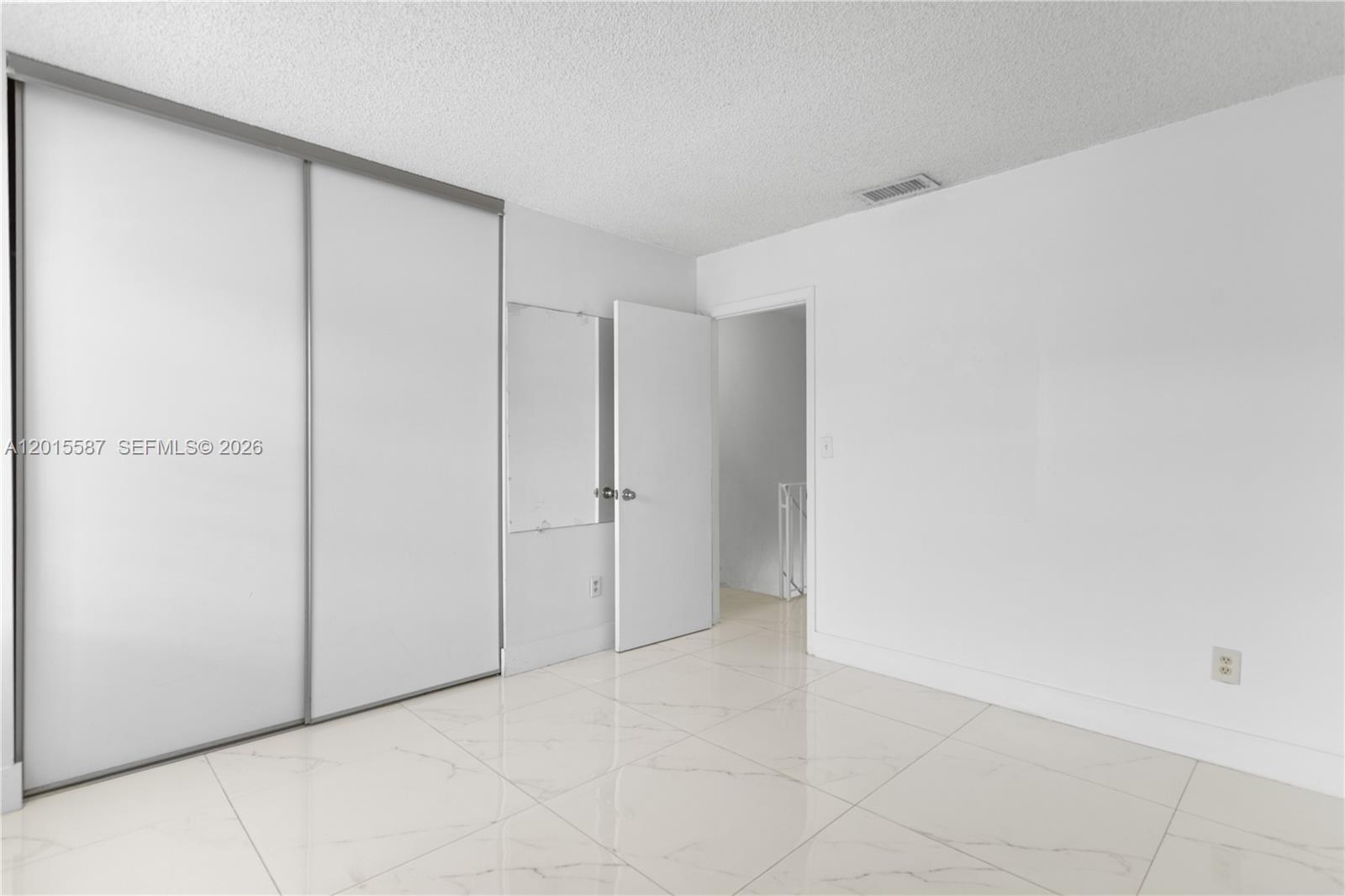 OASIS EN MANGO HILL CONDO - Residential