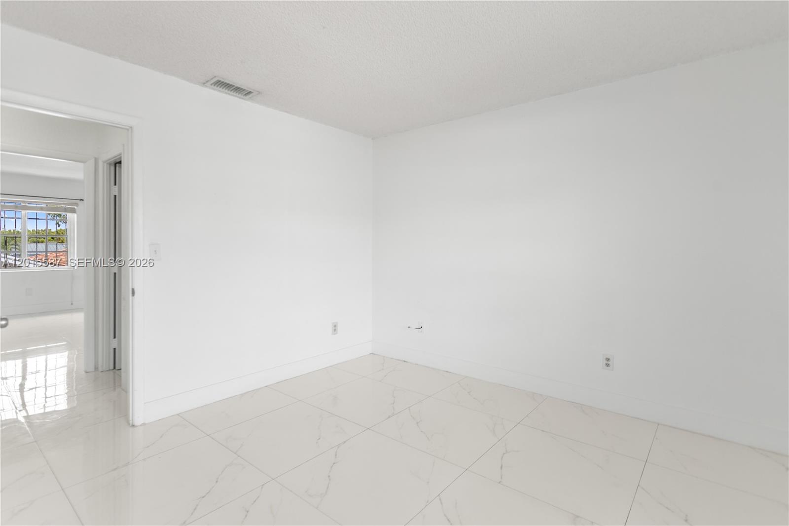 OASIS EN MANGO HILL CONDO - Residential
