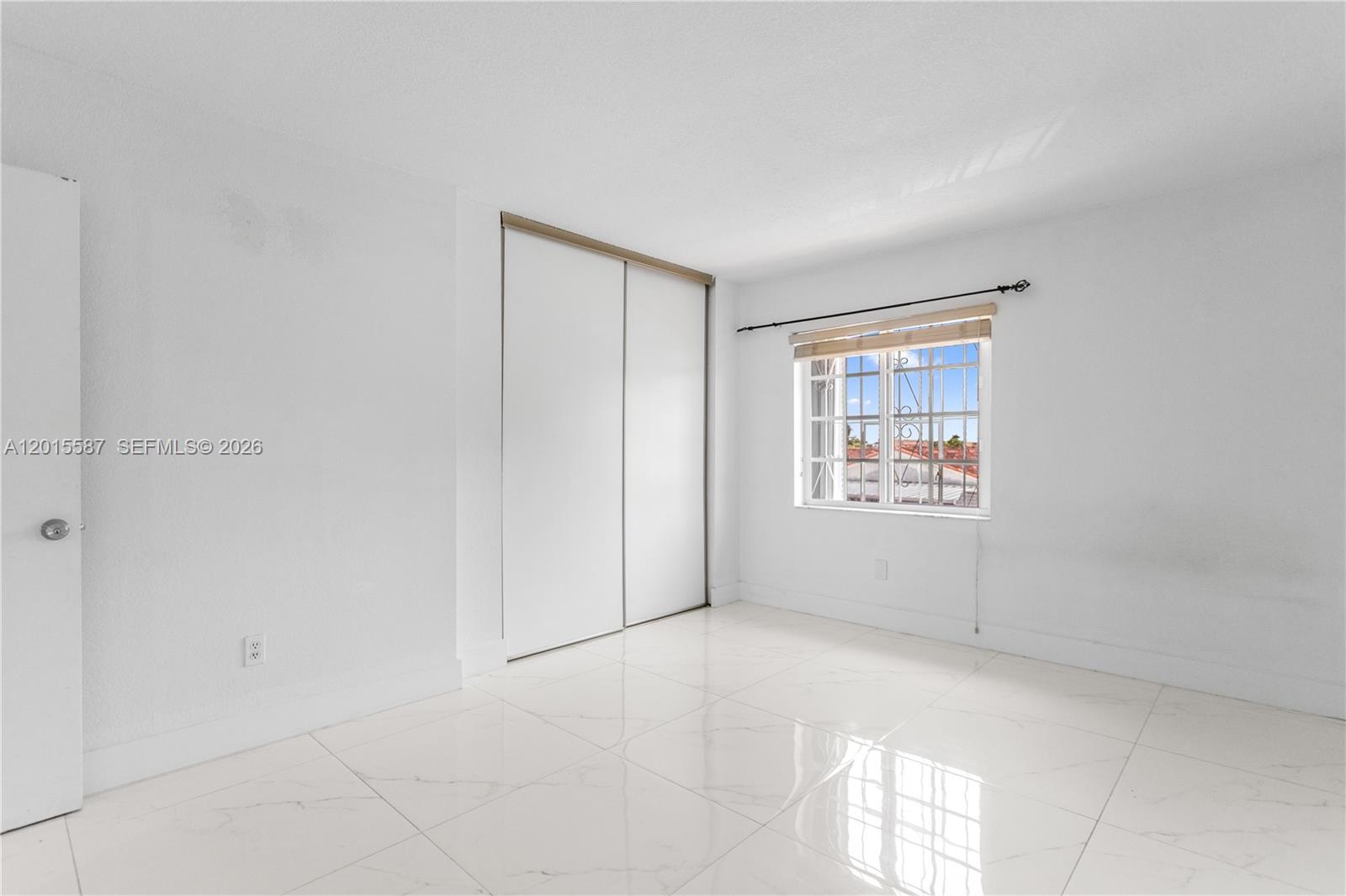 OASIS EN MANGO HILL CONDO - Residential