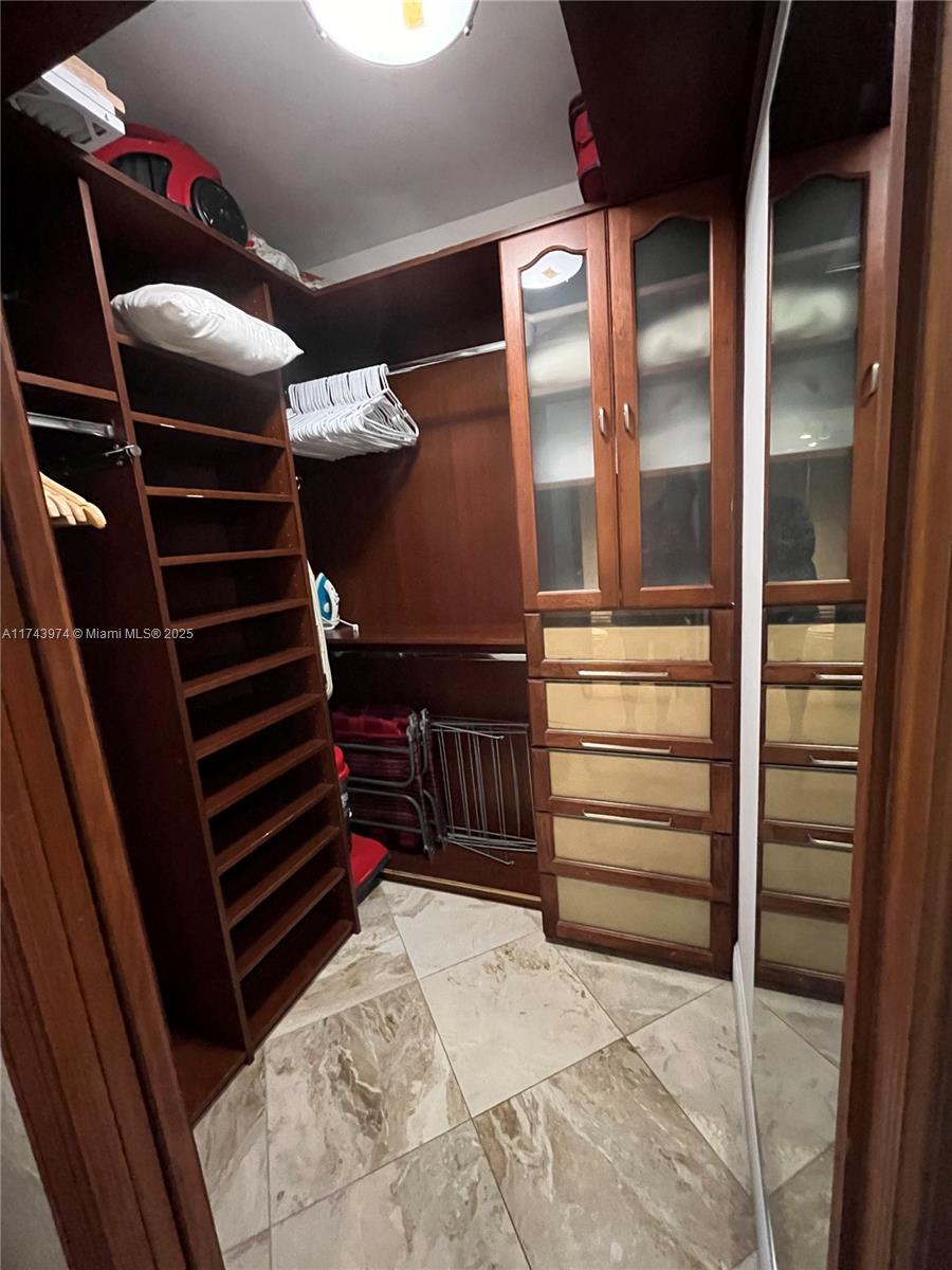 RONEY PALACE CONDO - Residential