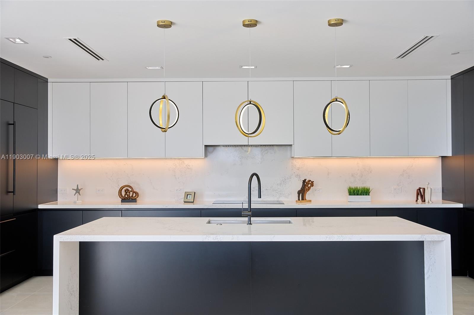 160 Isle Of Venice Dr 401