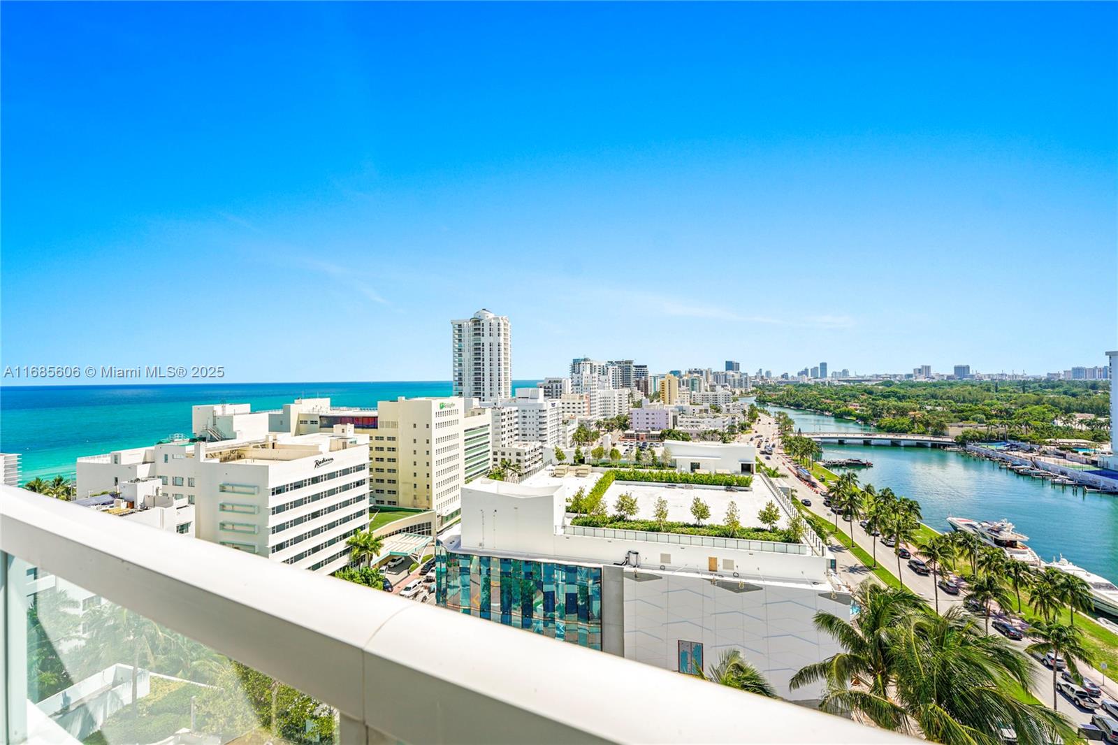 4401 Collins Ave 1514/1516