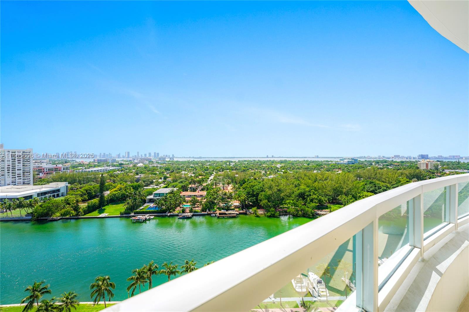 Fontainebleau II Tresor - Residential