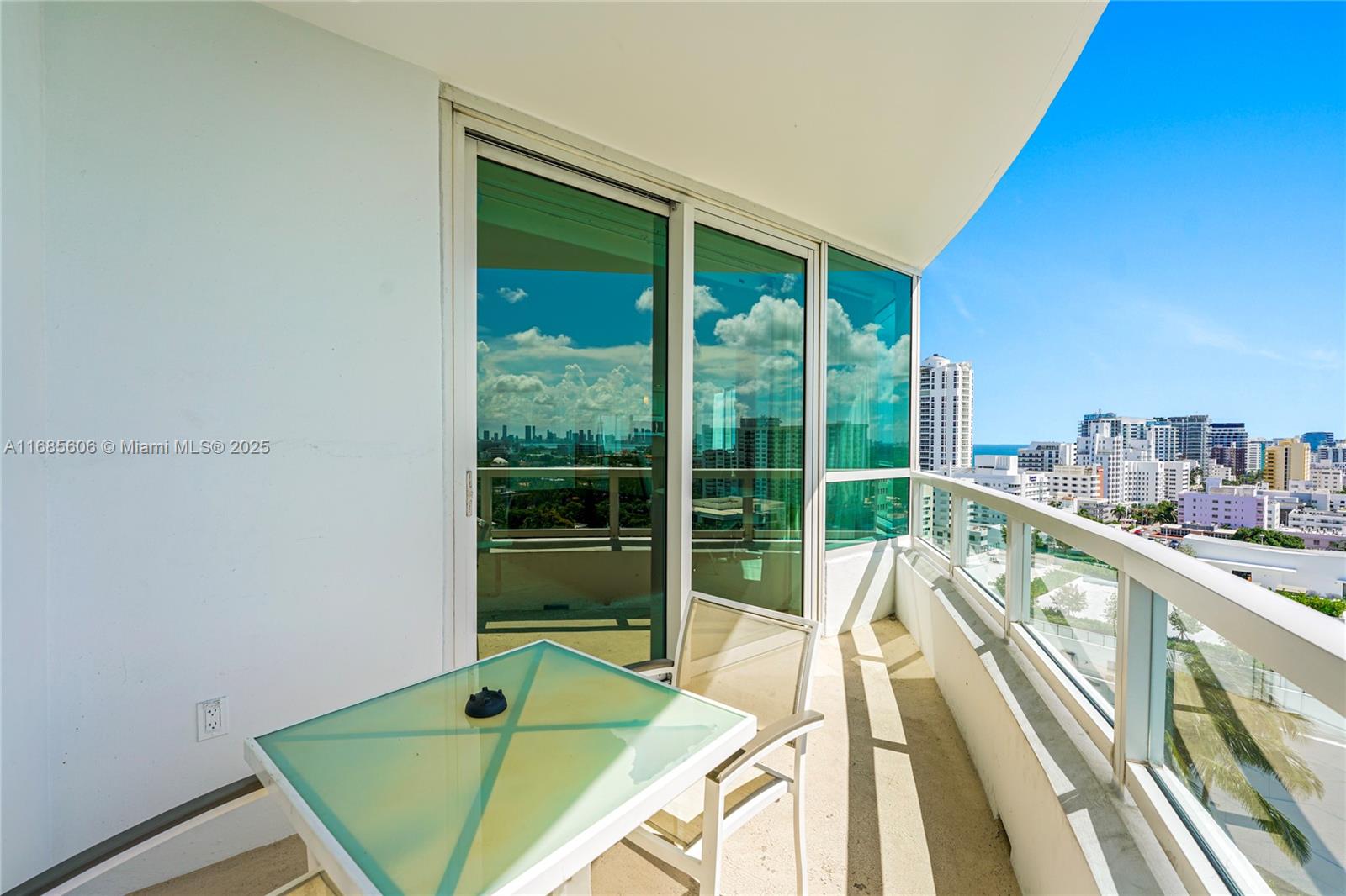 Fontainebleau II Tresor - Residential