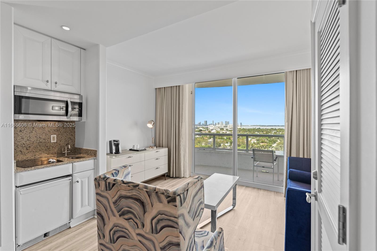 Fontainebleau II Tresor - Residential