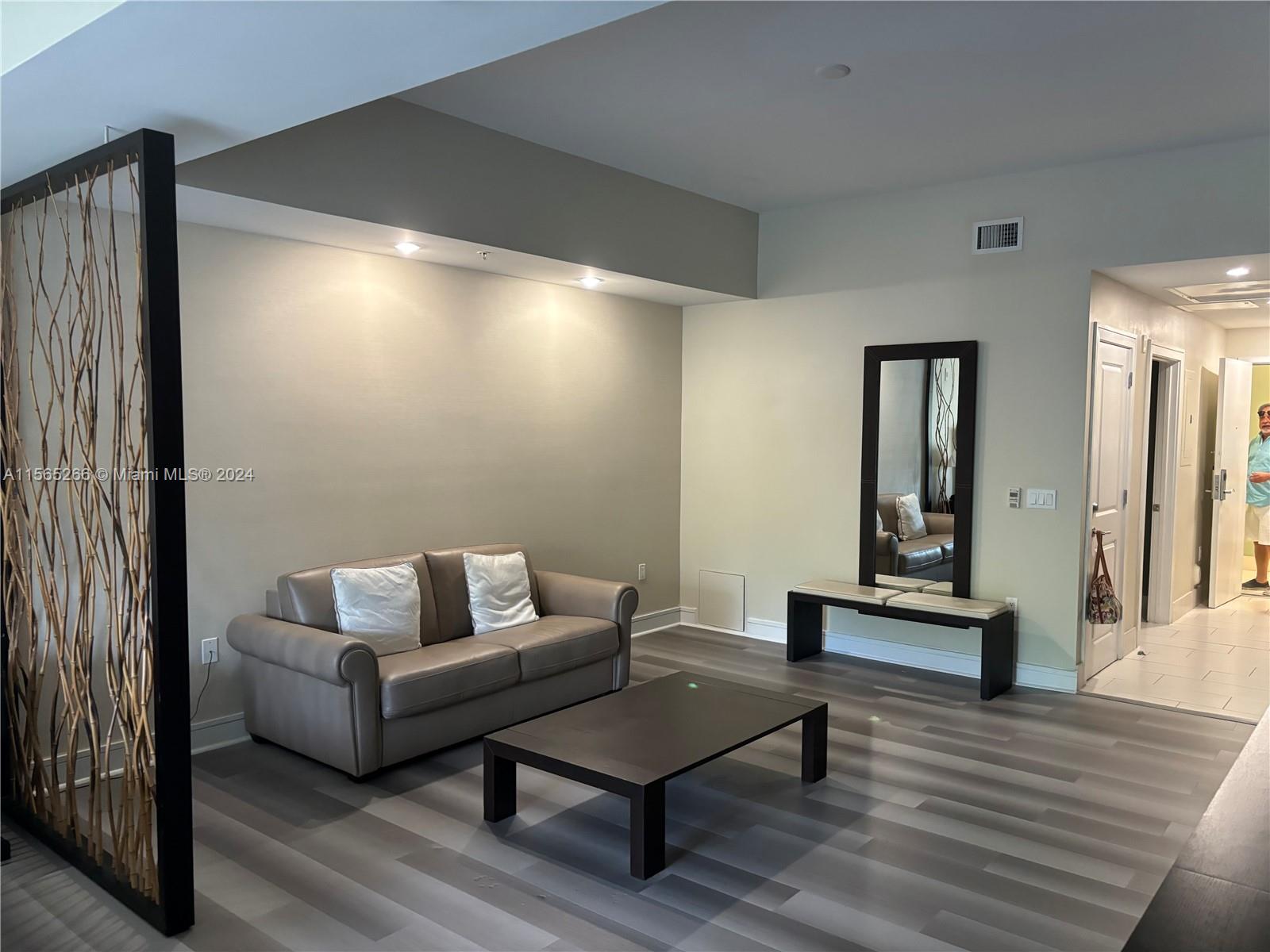 View photos, virtual tours, details... 5300 NW 87th Ave 910