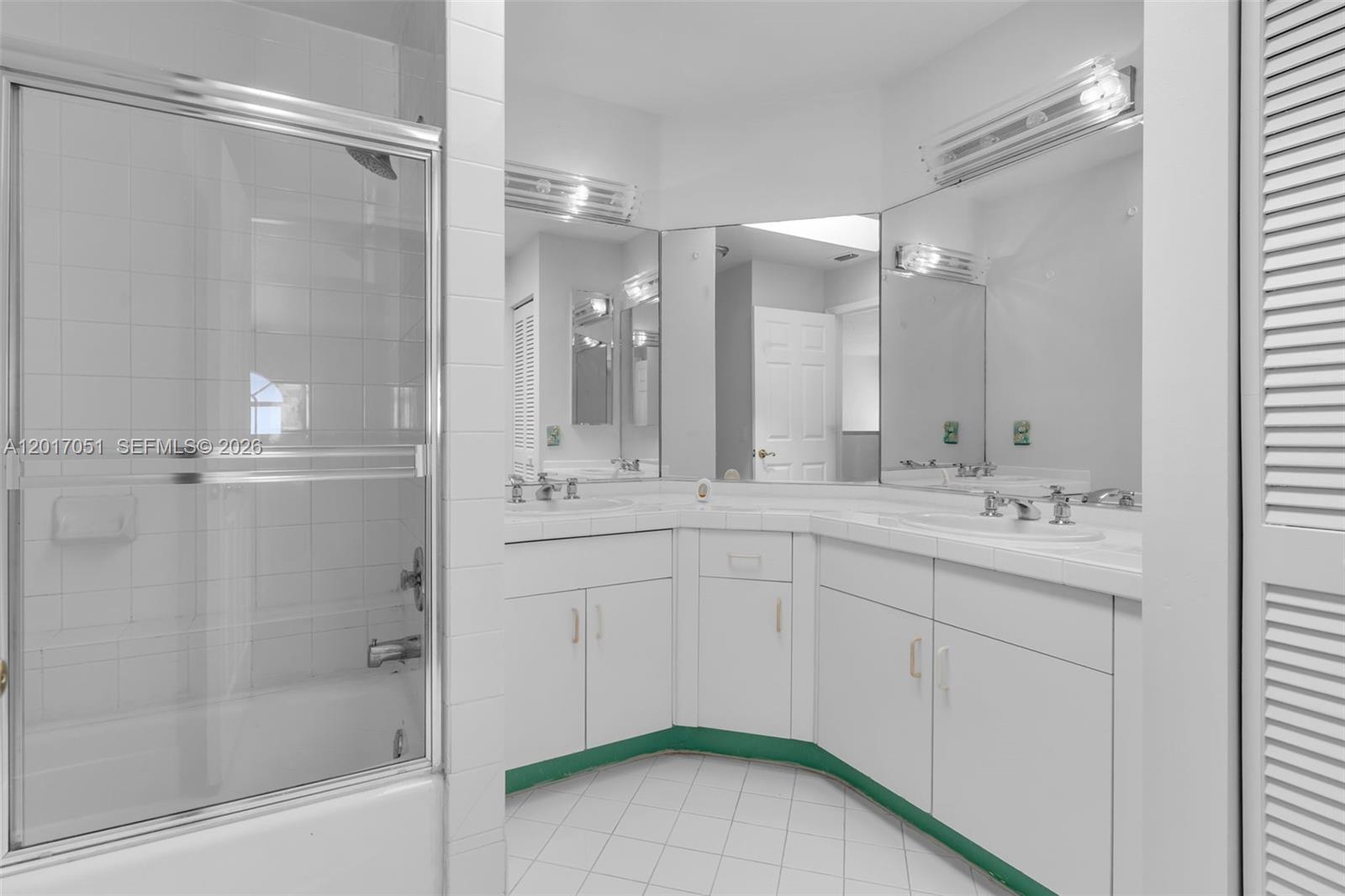 SILVER LAKES SEC 1 - Residential