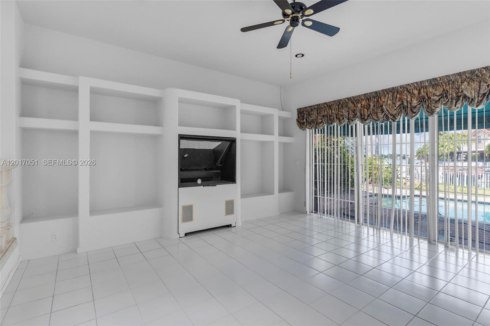 SILVER LAKES SEC 1 - Residential