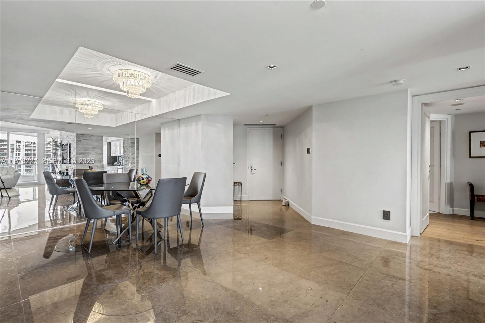 SOUTH TOWER AT THE POINT - Residential