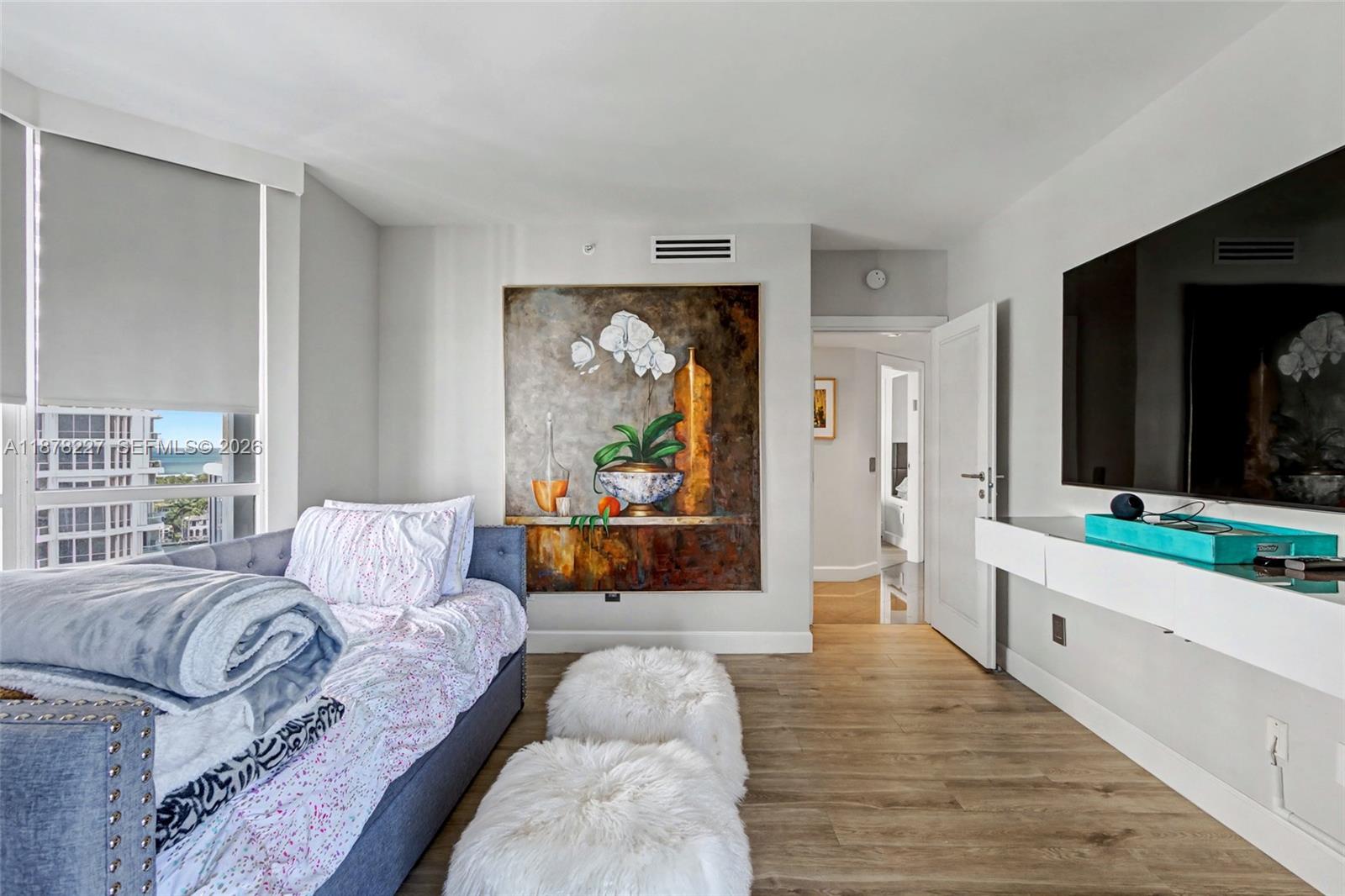 SOUTH TOWER AT THE POINT - Residential