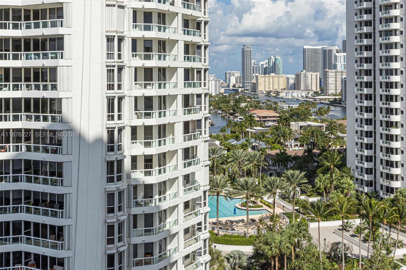 SOUTH TOWER AT THE POINT - Residential