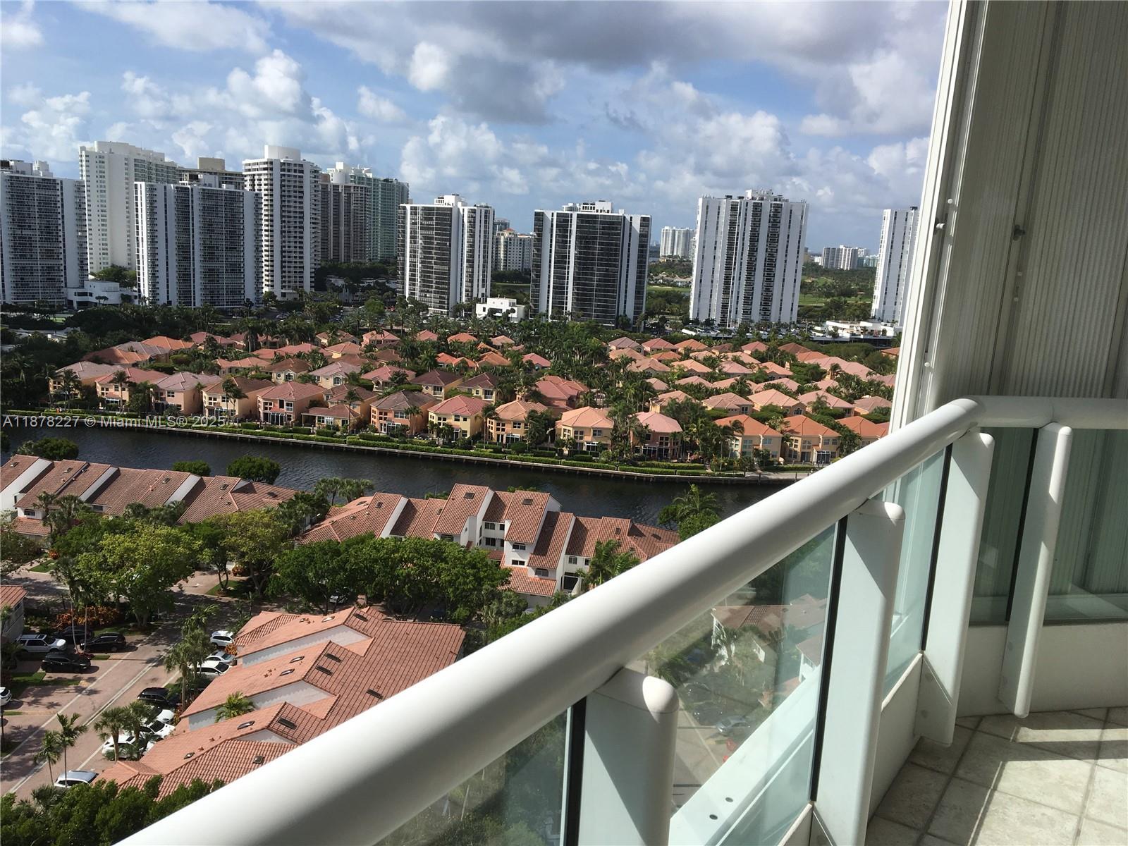 SOUTH TOWER AT THE POINT - Residential