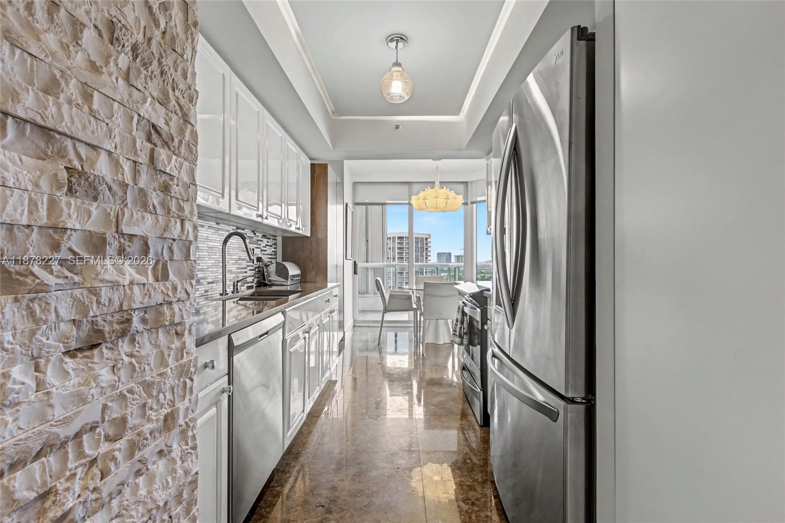 SOUTH TOWER AT THE POINT - Residential