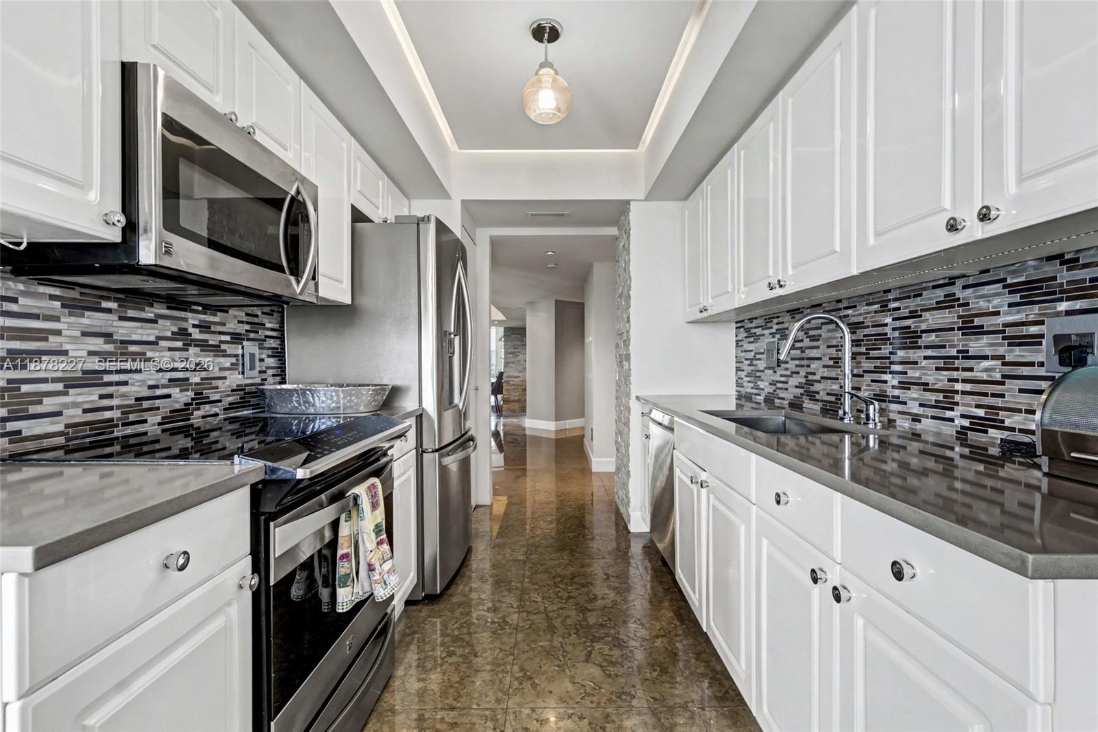 SOUTH TOWER AT THE POINT - Residential