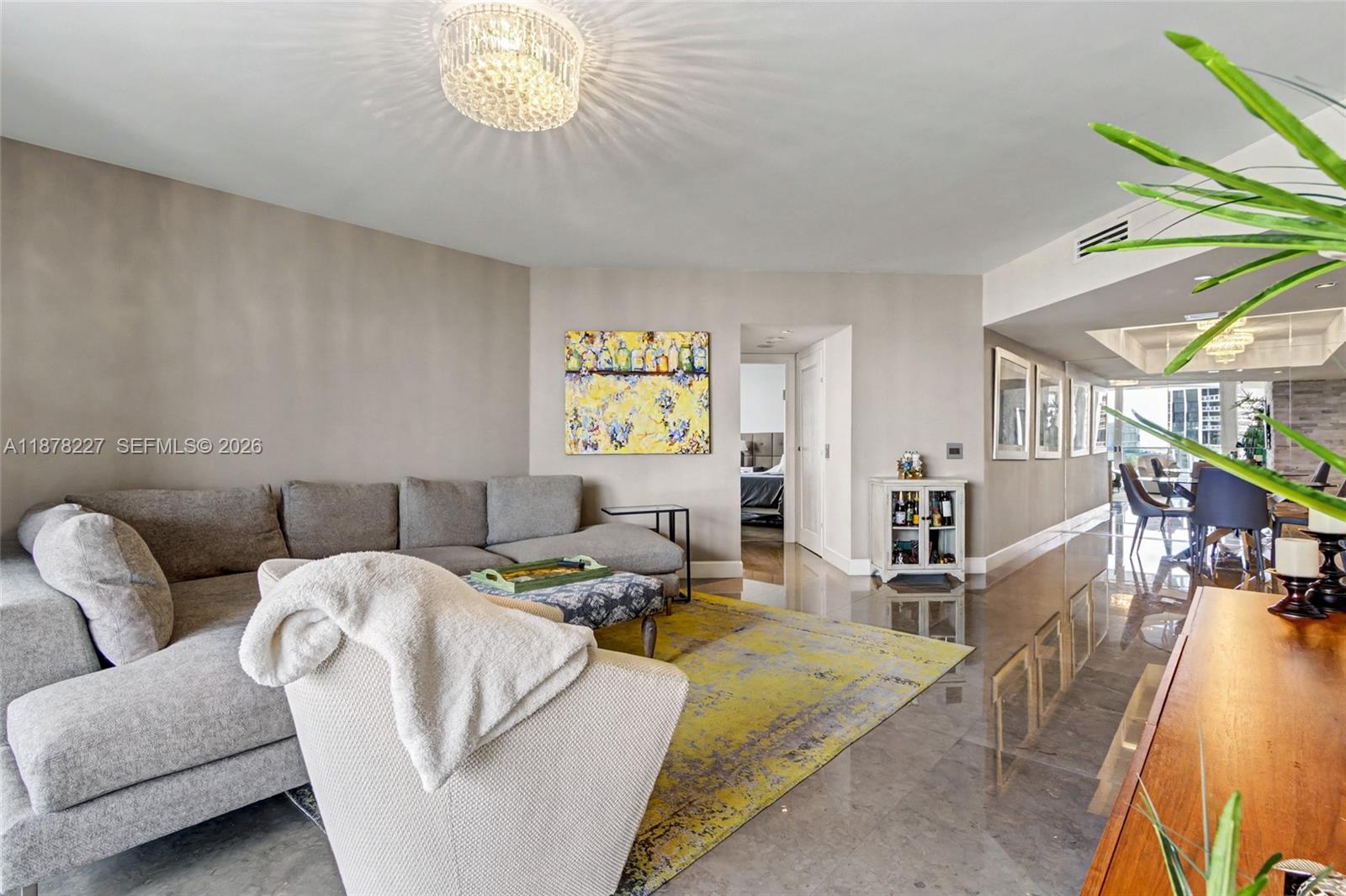 SOUTH TOWER AT THE POINT - Residential