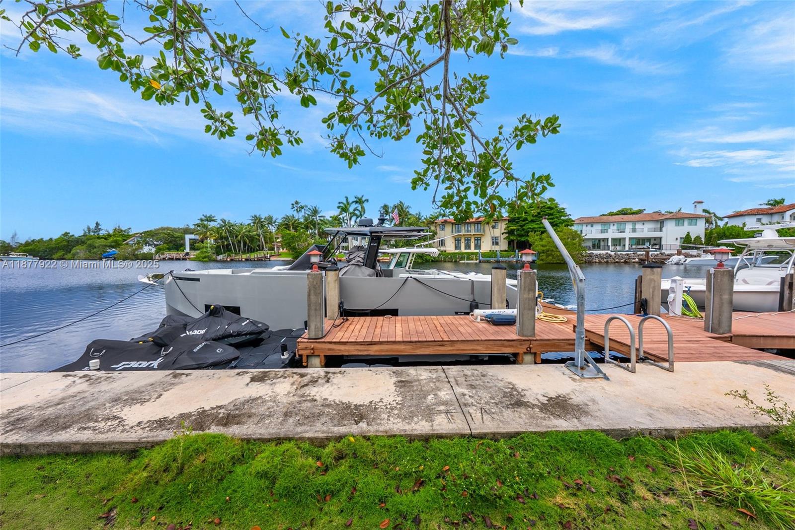 HAMMOCK OAKS HARBOR SEC 3 - Residential