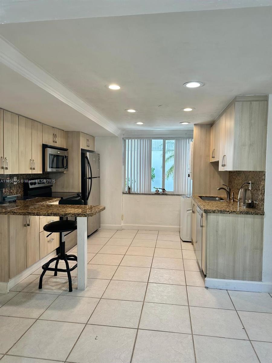 10001 W Bay Harbor Dr 101