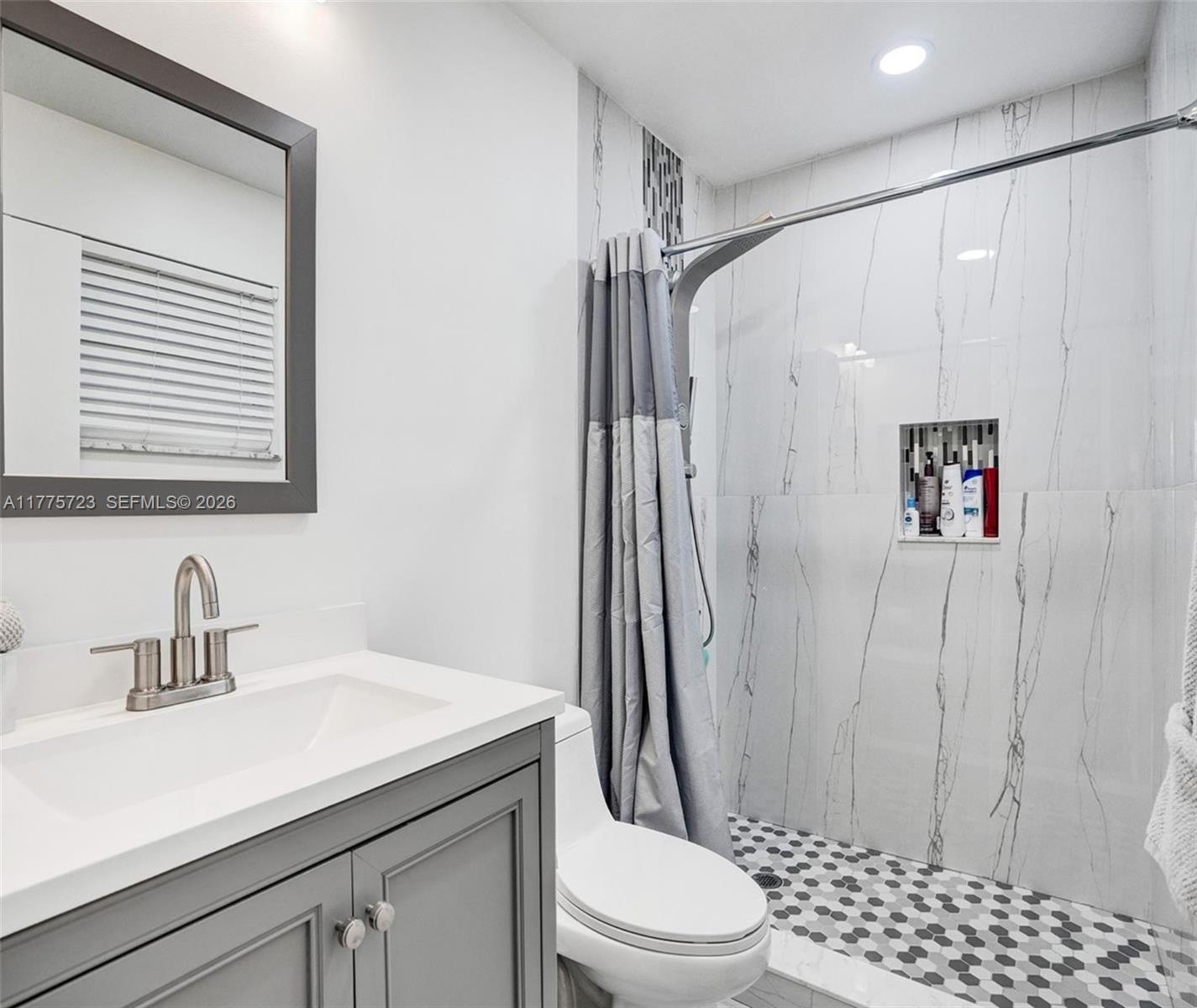 DANIA HIGHLANDS - Residential