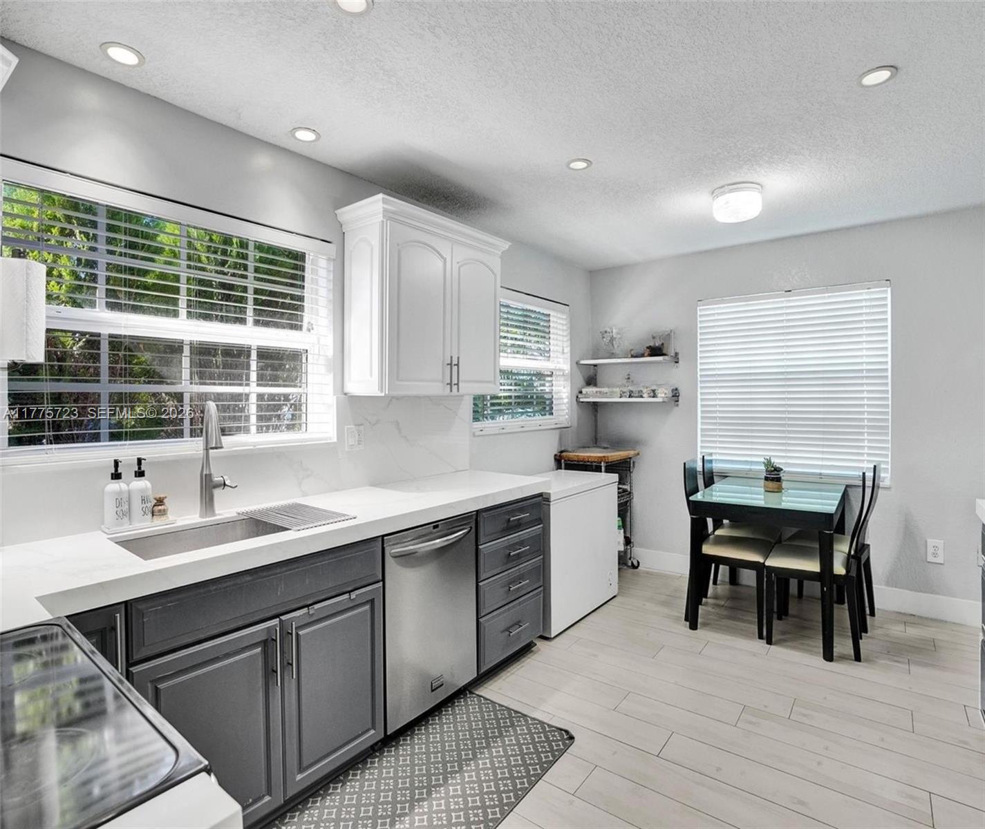 DANIA HIGHLANDS - Residential