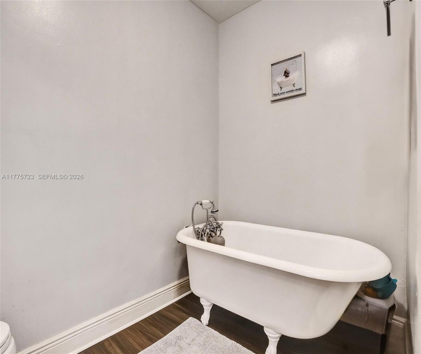 DANIA HIGHLANDS - Residential