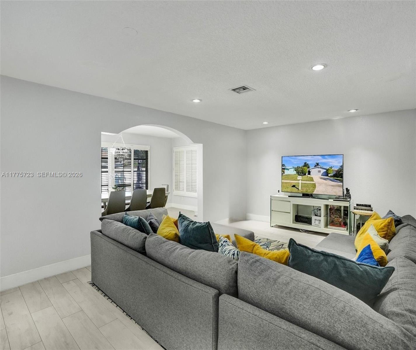 DANIA HIGHLANDS - Residential