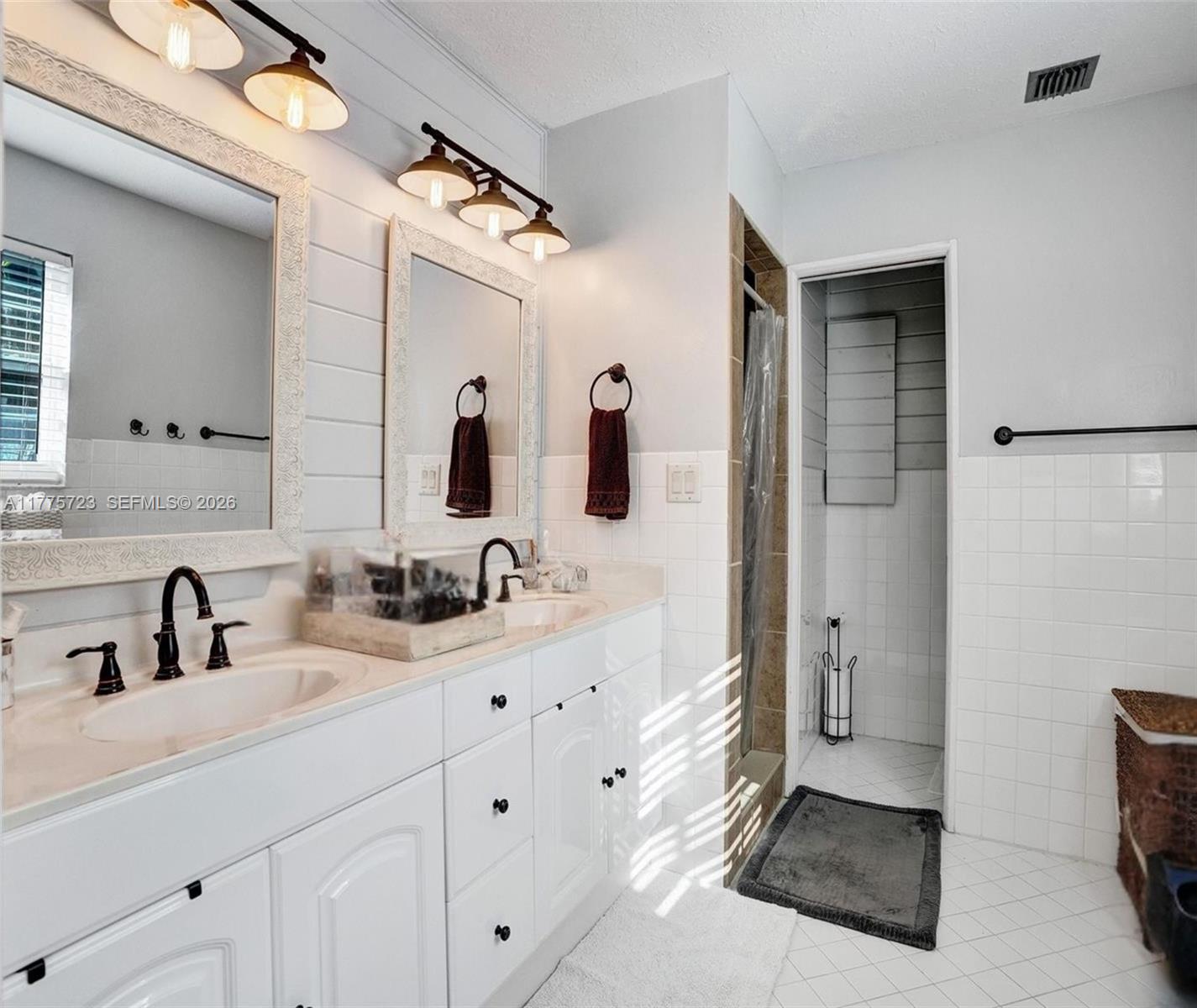 DANIA HIGHLANDS - Residential